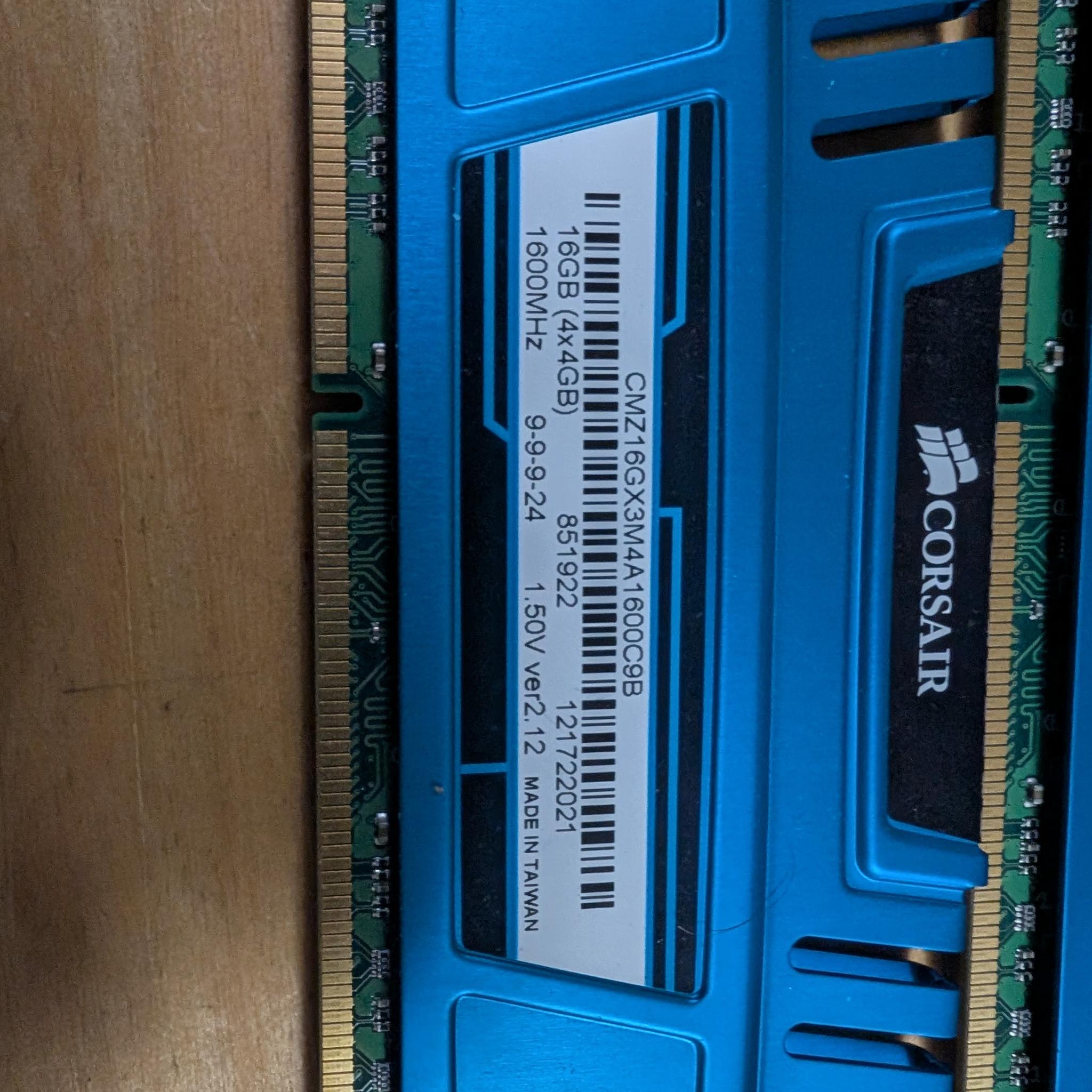 16GB Corsair DDR3 1600MTs 4x4gb kit Blue