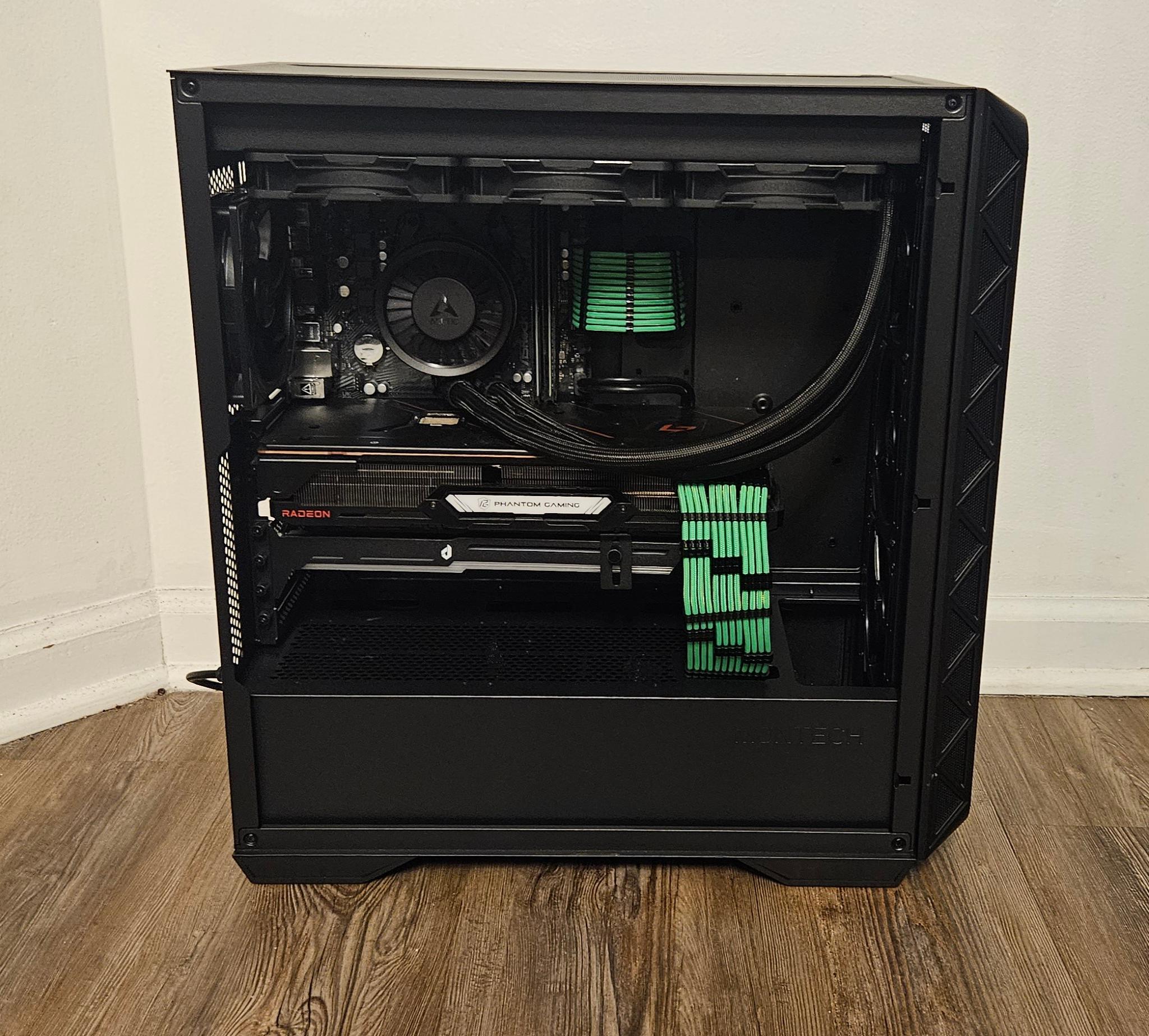 RX 6800 XT 16GB Phantom Gaming and Ryzen 7 5700