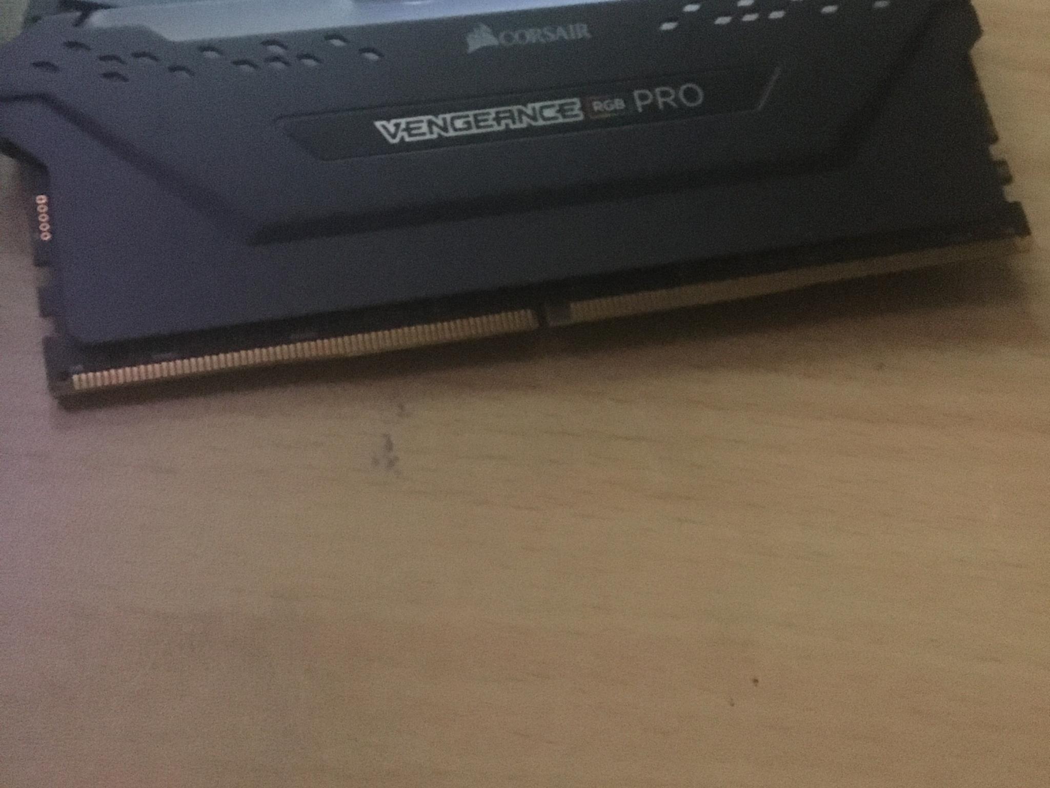 32Gb ram Corsair Vengeance Pro Rgb DDr4