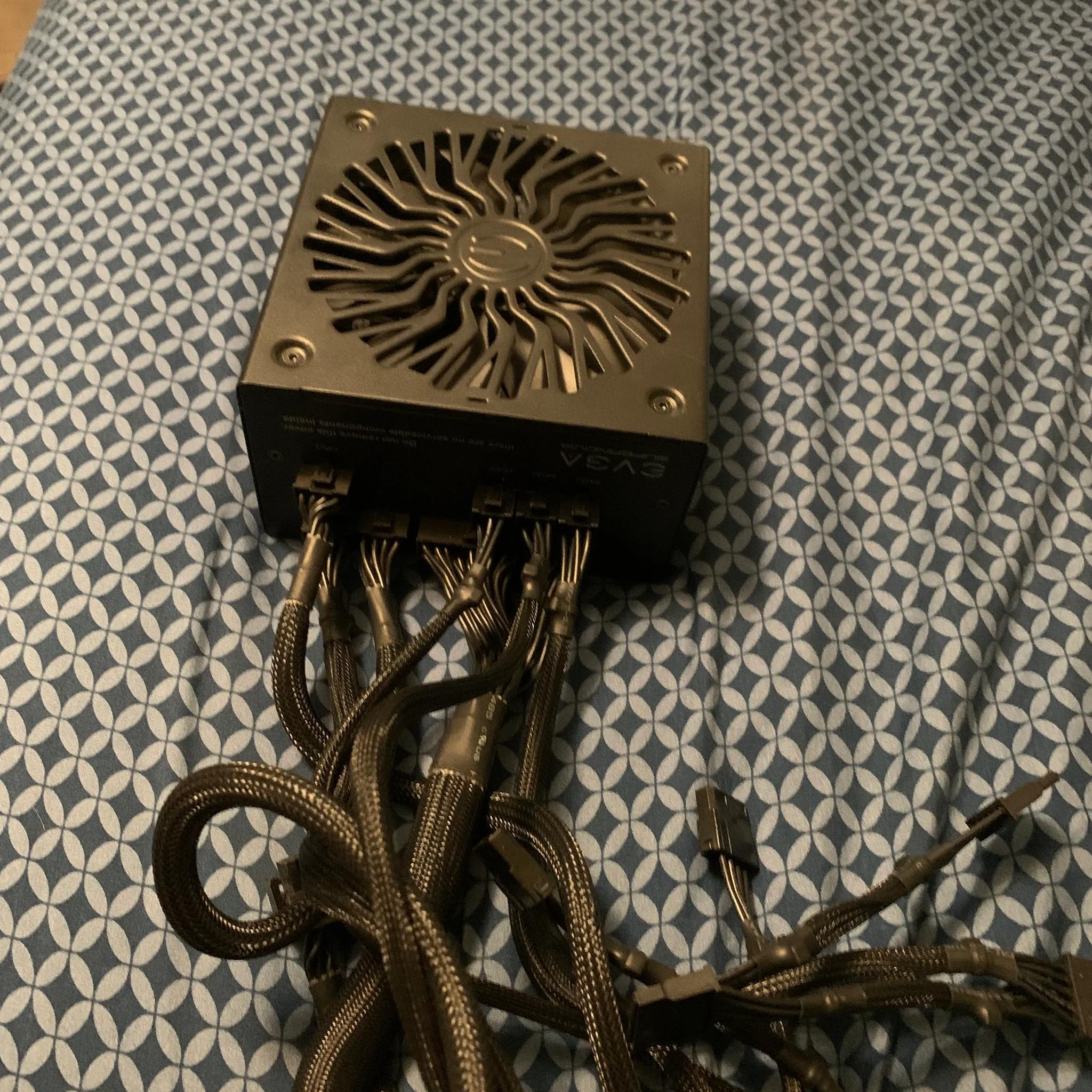 EVGA SuperNOVA 650 GT, 80 Plus Gold 650W, Fully Modular