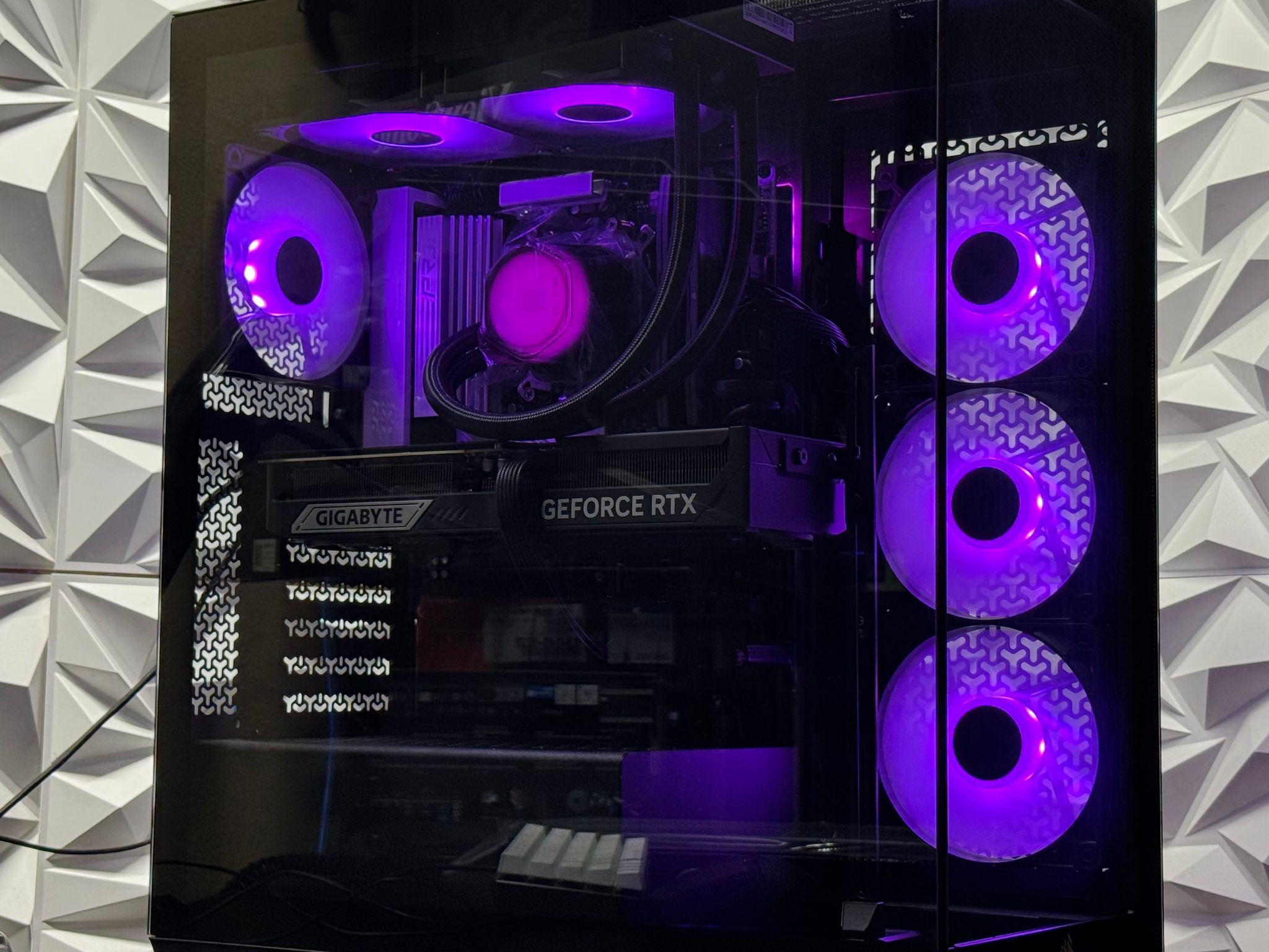 RTX 5080 / Ryzen 7 9850X3D / 32GB DDR5 Ram / 2TB SSD / Gaming pc / creator pc