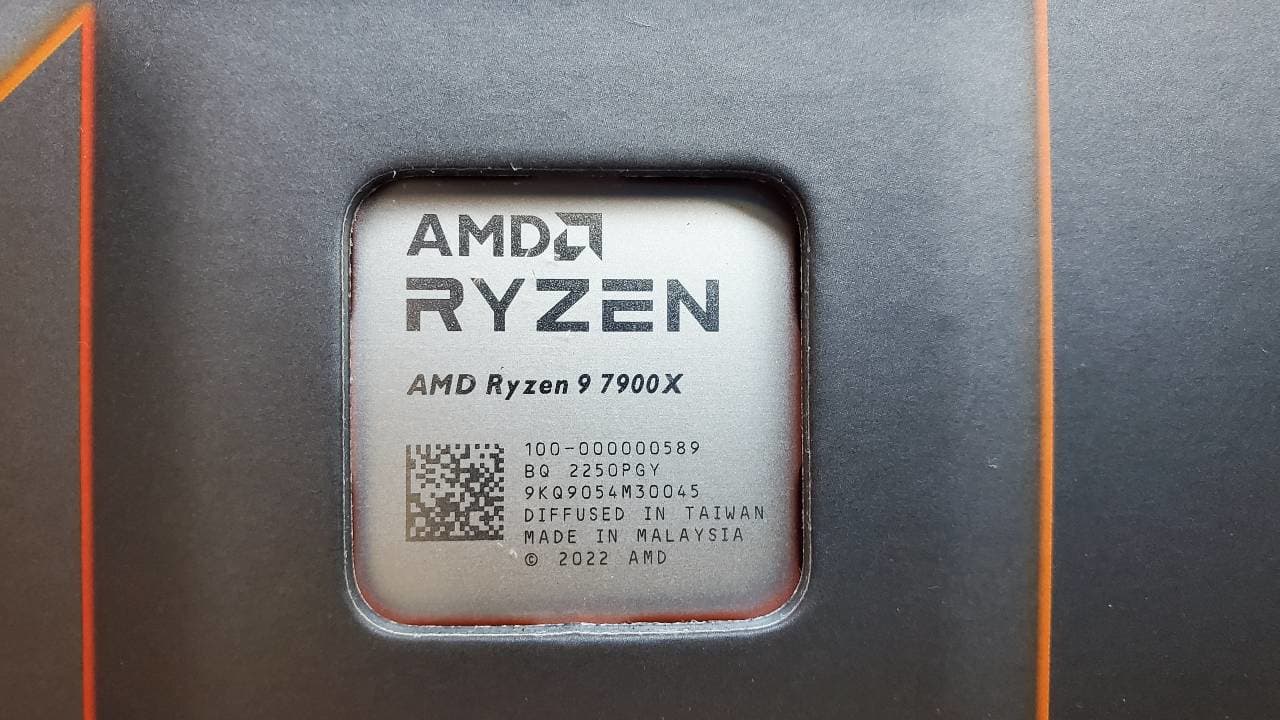 AMD Ryzen 9 7900X 12-core 24-thread desktop processor