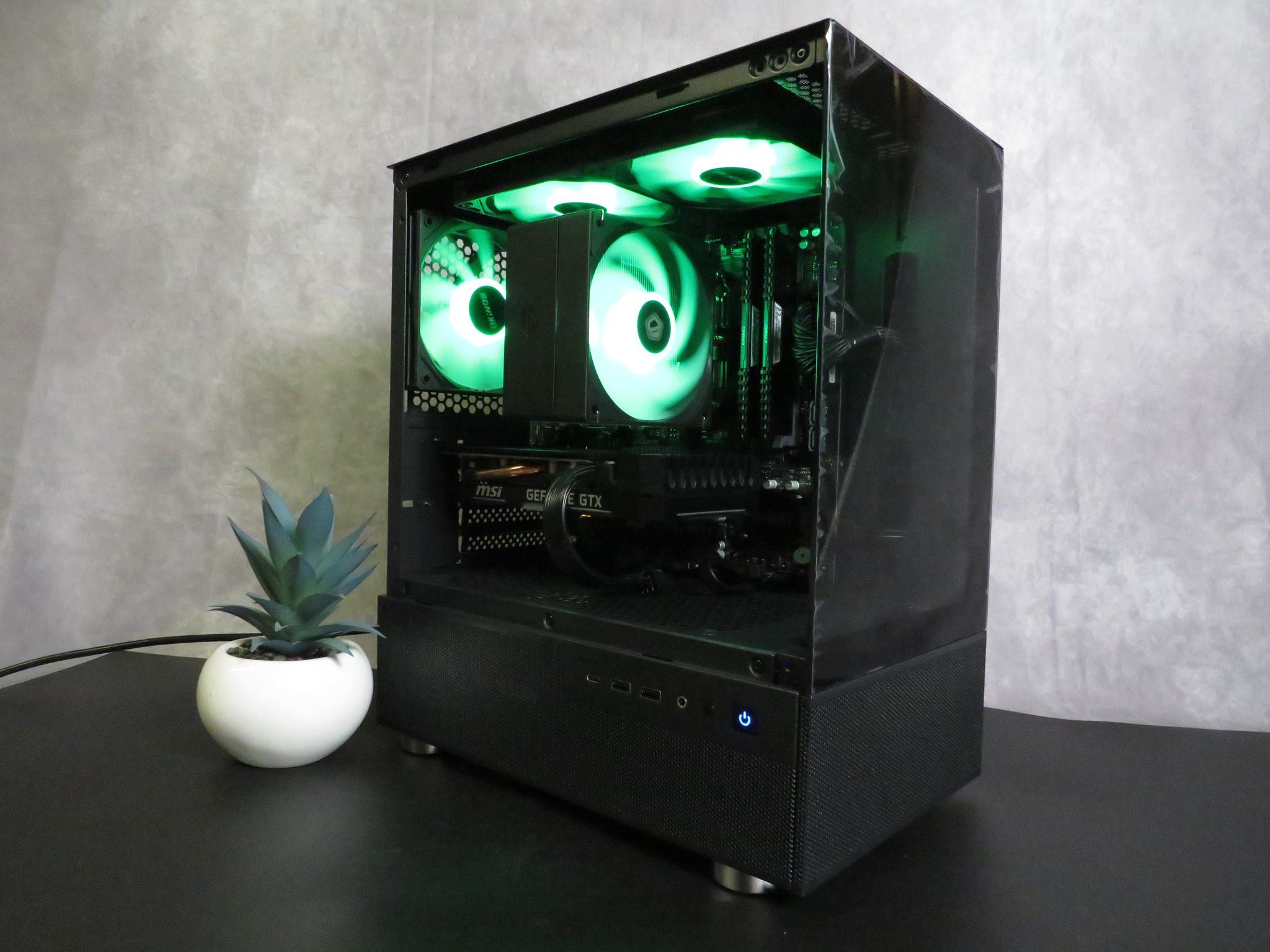 Mid-Range Gamer: Ryzen 5 5500 + MSI GTX 1660 Super + 16 GB DDR4 + 1 TB SSD