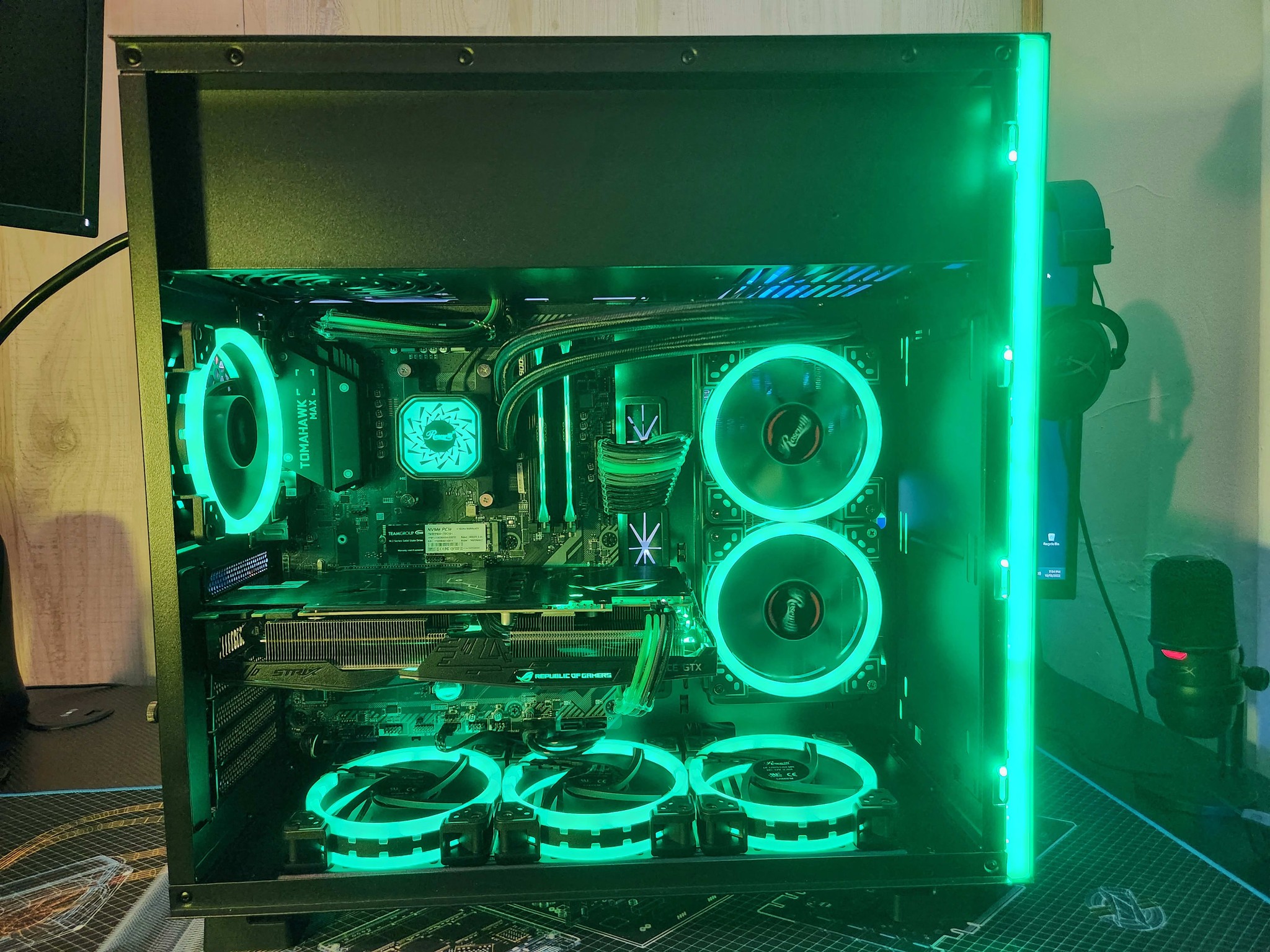 Custom 2700X | GTX 1070ti | 16GB 3600 MHz | 1TB NVME SSD Gaming PC