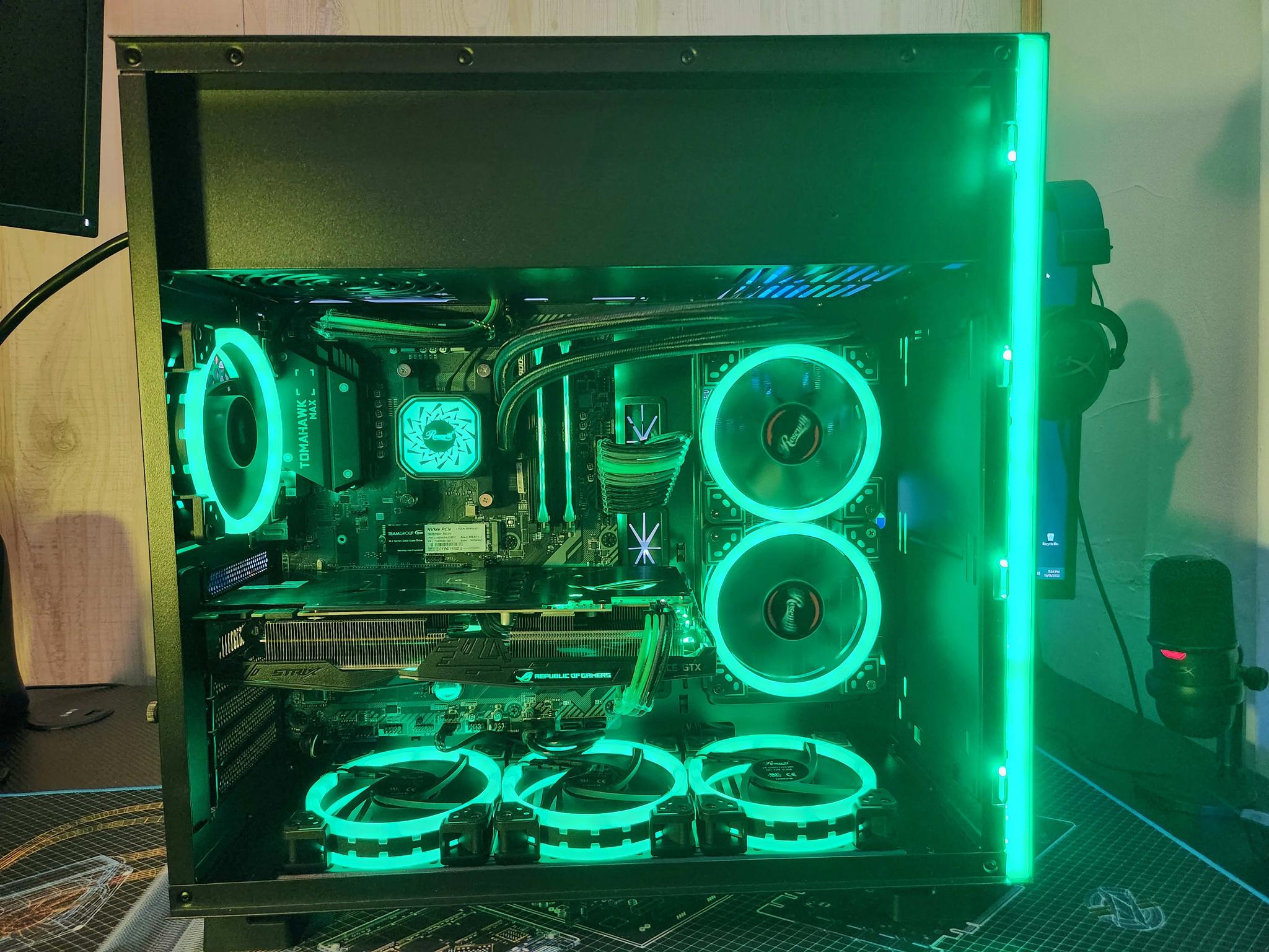 Custom 2700X | GTX 1070ti | 16GB 3600 MHz | 1TB NVME SSD Gaming PC
