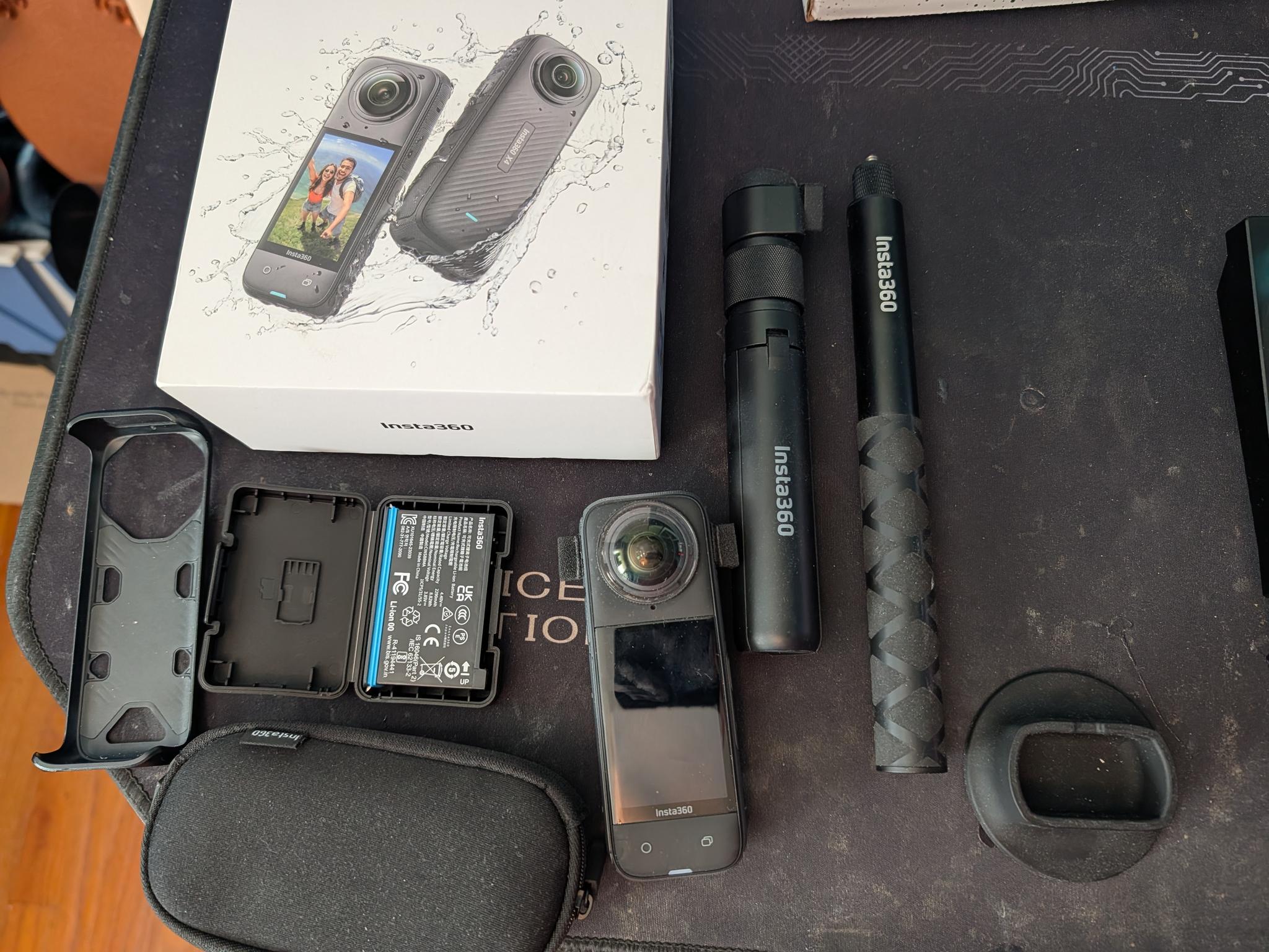 Insta360 x4 Starter bundle lightly used with original box for camera