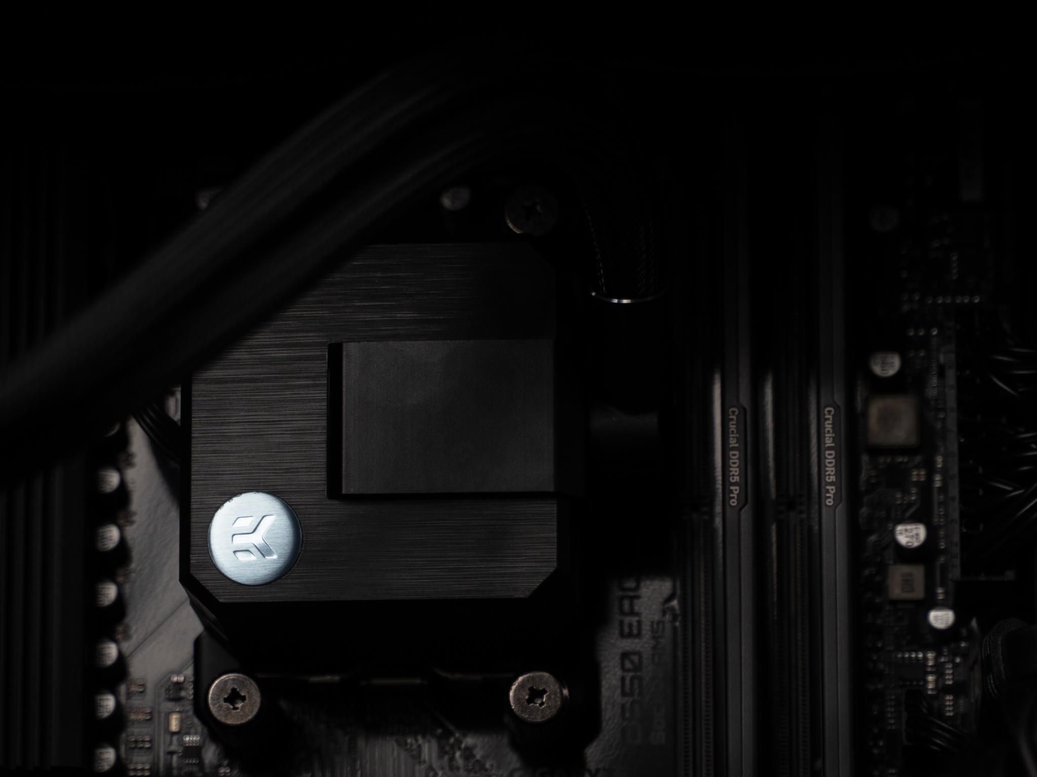 “Deuxdarc XF” RX 7900 XTX Ryzen 7 7800X3D 48GB 2TB Windows 11 Gaming PC Powerhouse