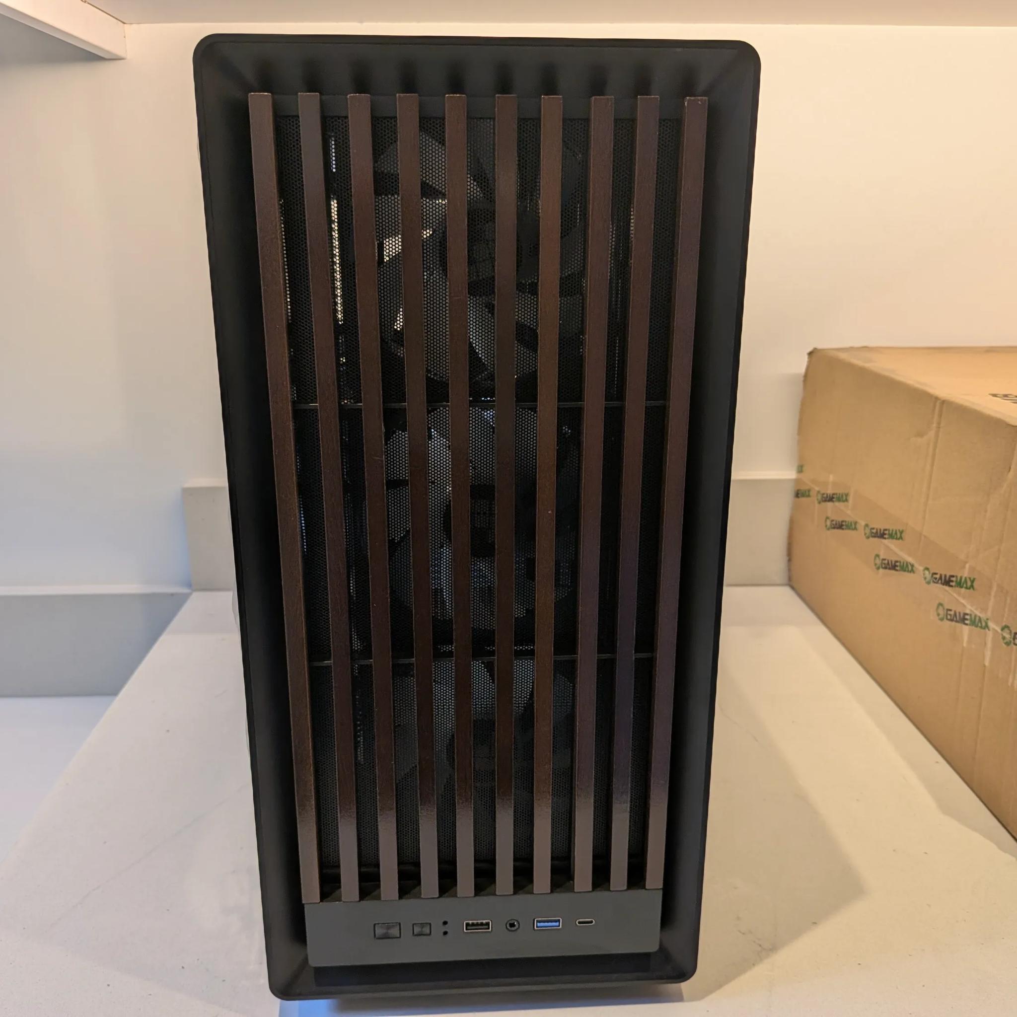 🌊 Cooled 🪵 Gaming PC - AMD Radeon RX 9070, Intel Core i7 12700KF, 32 GB RAM, 2 TB