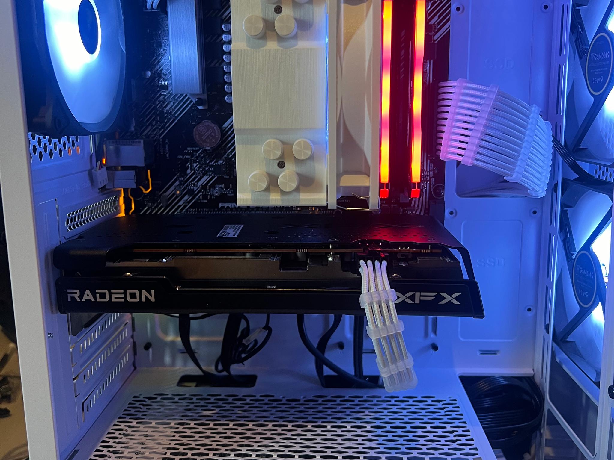 White ❄️ Gaming PC | Ryzen 5 3600 | RX 6650XT | 32GB RAM | 1TB SSD | Windows 11 Pro