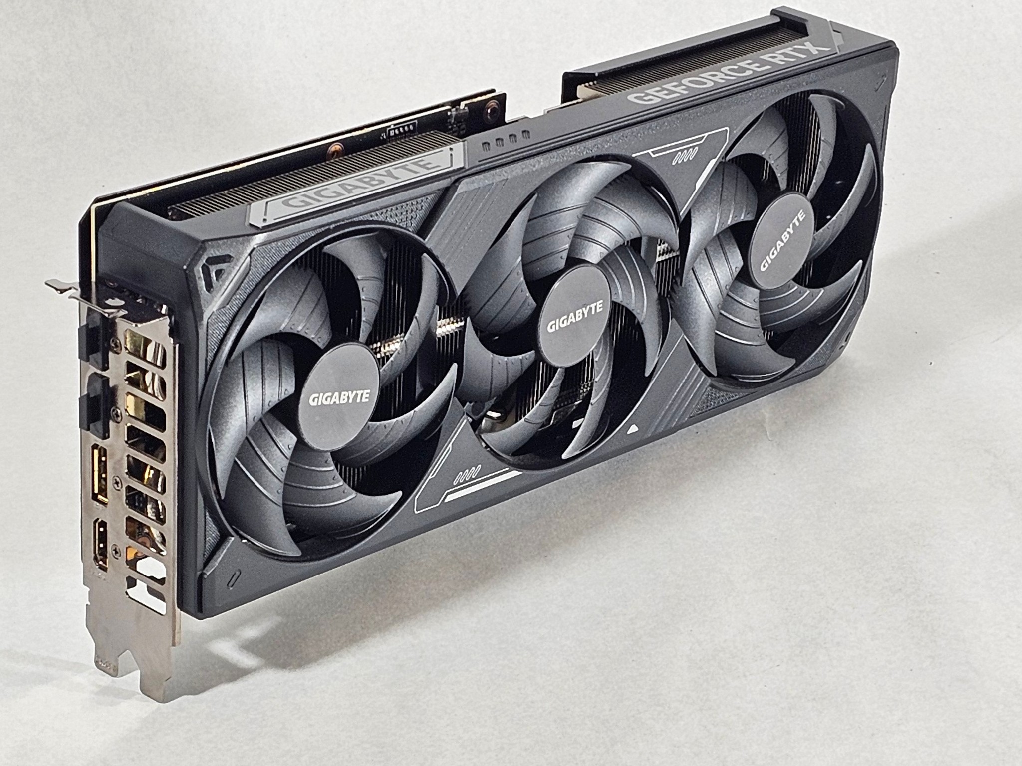 RTX 5080 Gigabyte 16GB