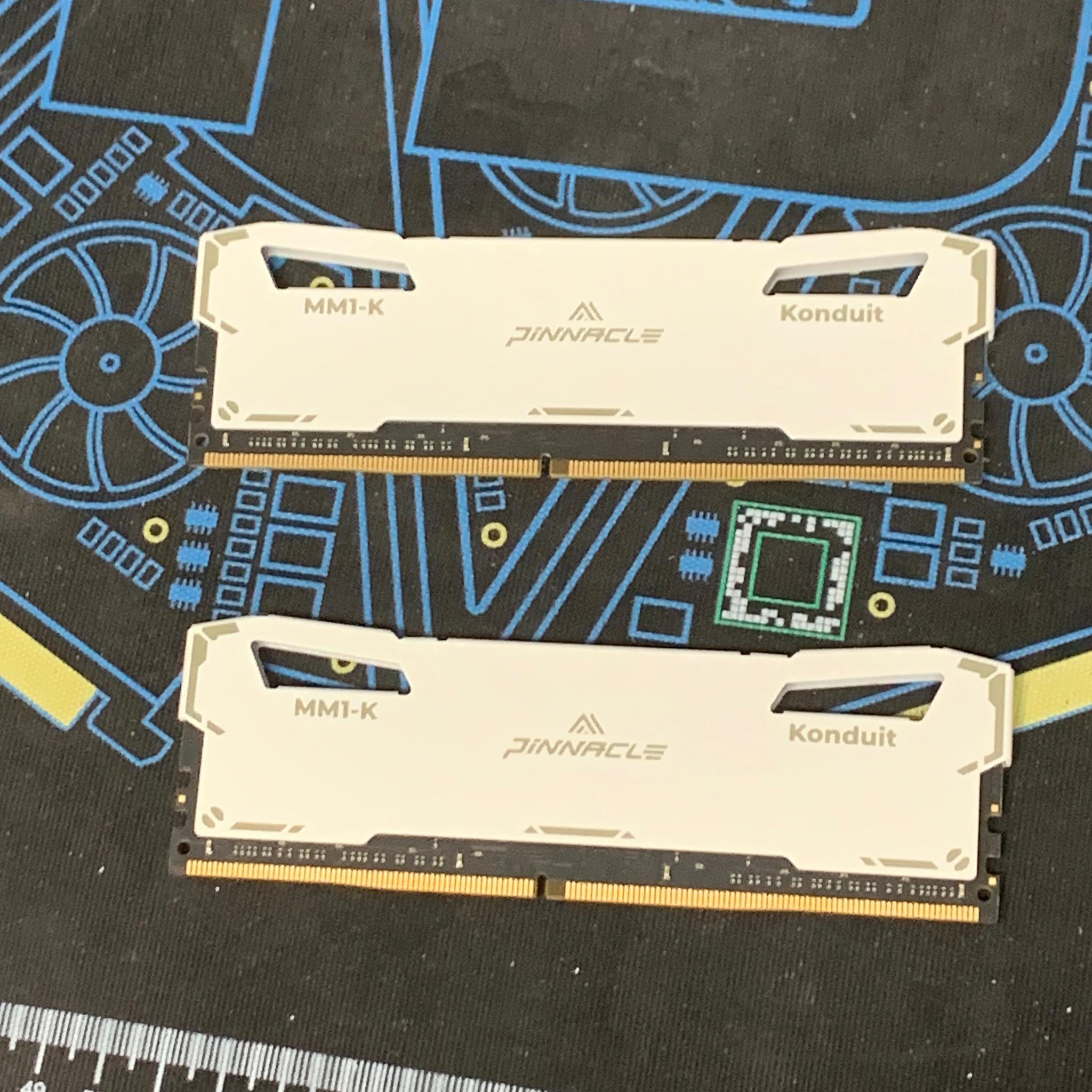 Used Excellent Condition 32GB DDR4 Pinnacle Konduit RAM
