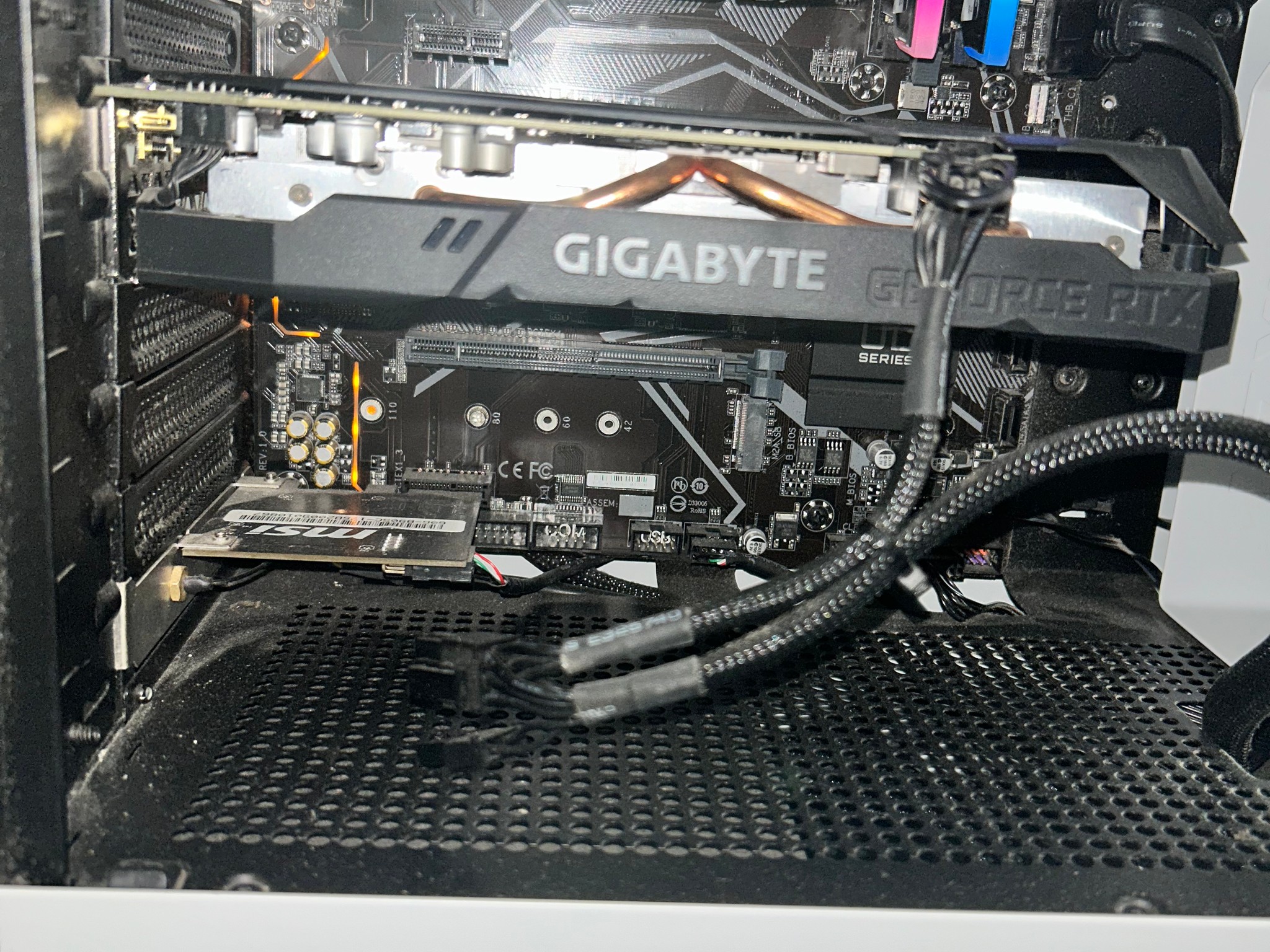 Intel Core i5-10400F  GeForce RTX 2060  16 RAM  1T STORAGE