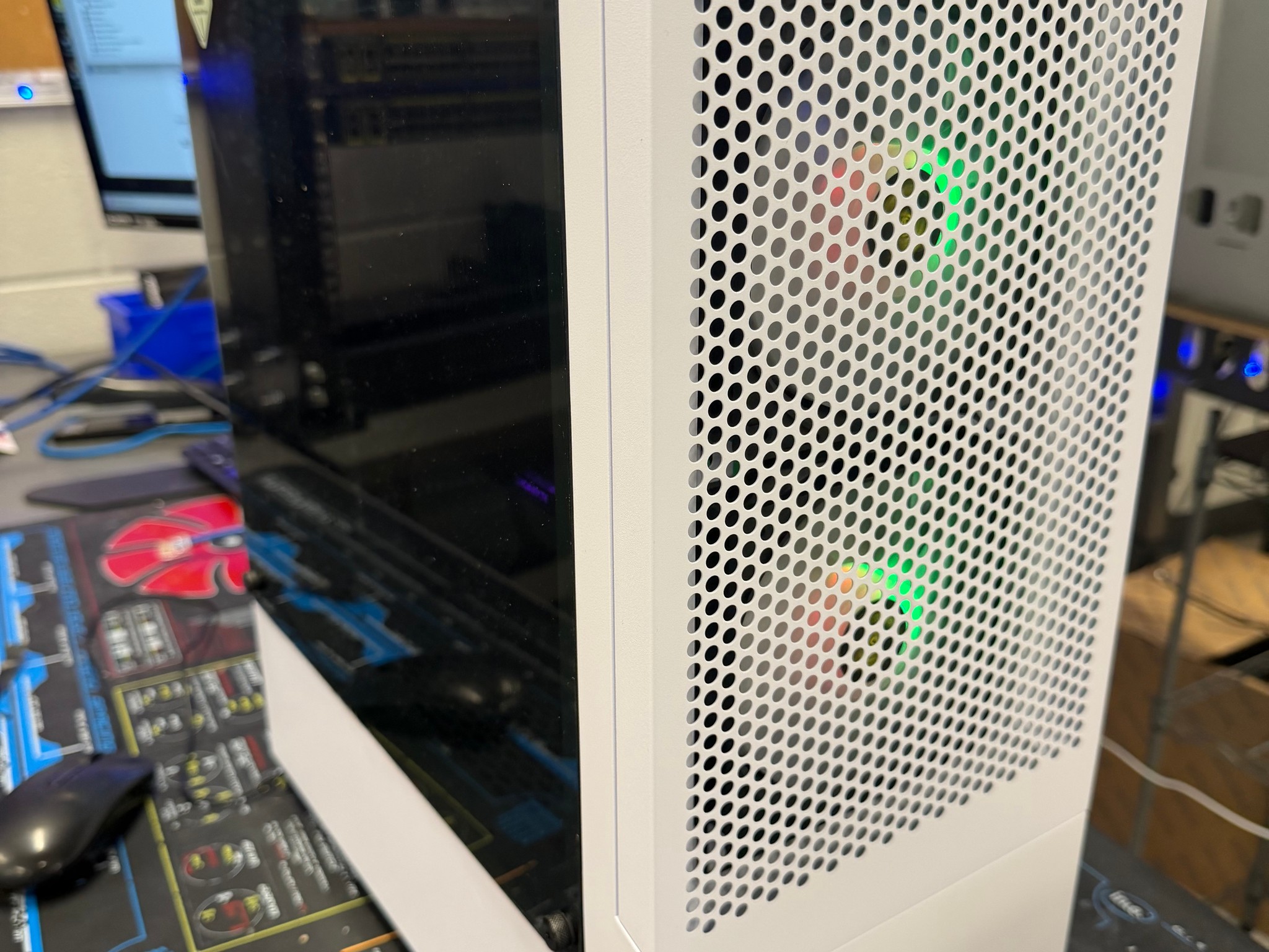 Lightning in a bottle!! Custom Gaming PC Build