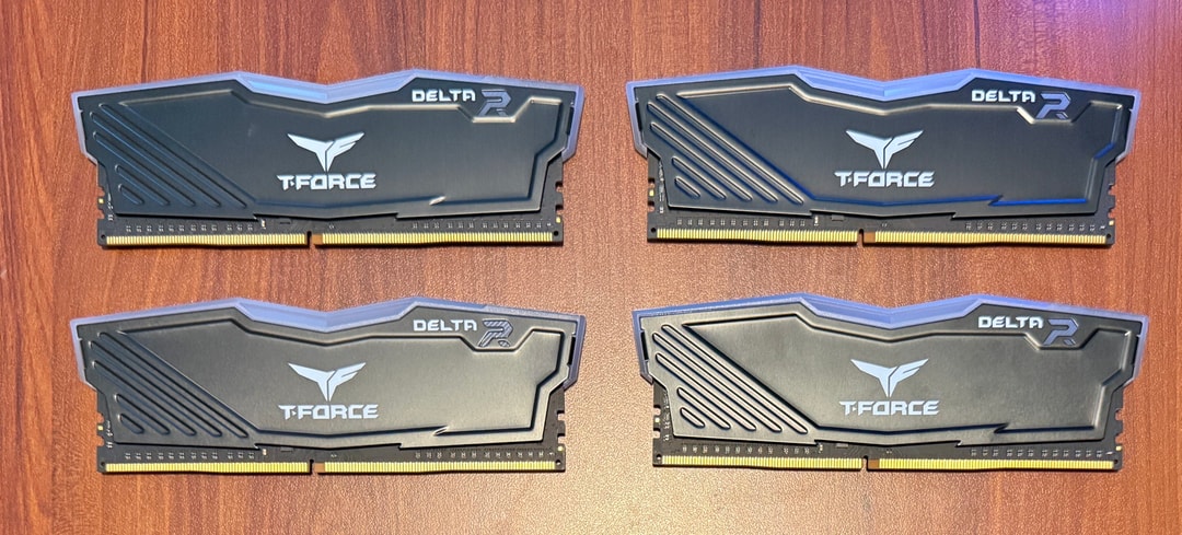 TeamGroup T-Force Delta RGB DDR4-3200 64GB (4x16GB) CL16-18-18-38