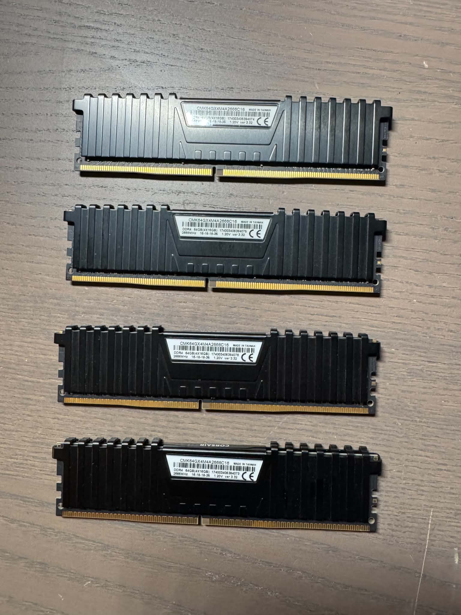 Corsair Vengeance LPX 64GB (4x16GB) DDR4 RAM 2666MHz CMK64GX4M4A2666C16