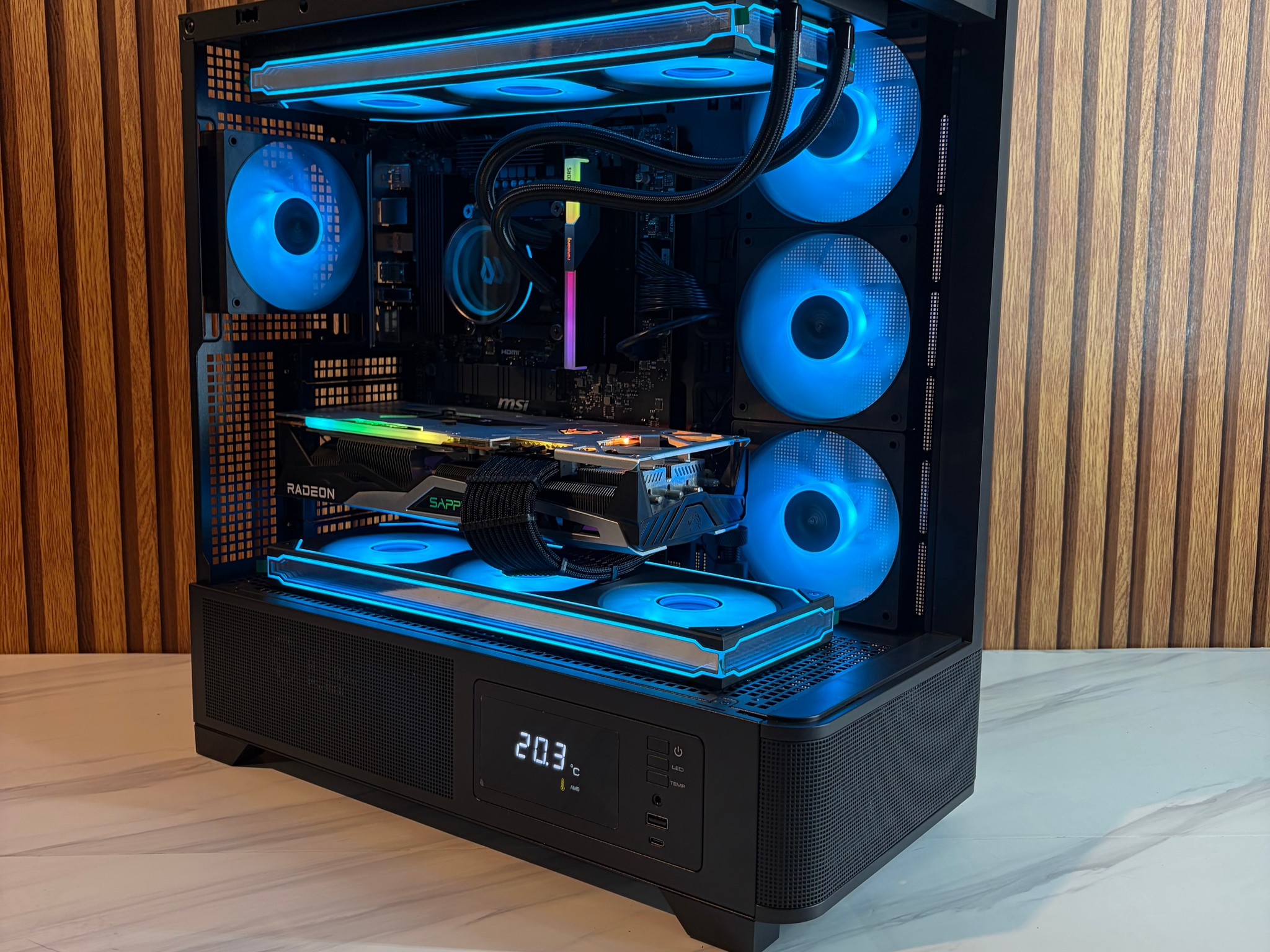RX 6900XT 16GB | RYZEN 5 9600X | 24GB DDR5 | 2TB NVME | 360MM AIO