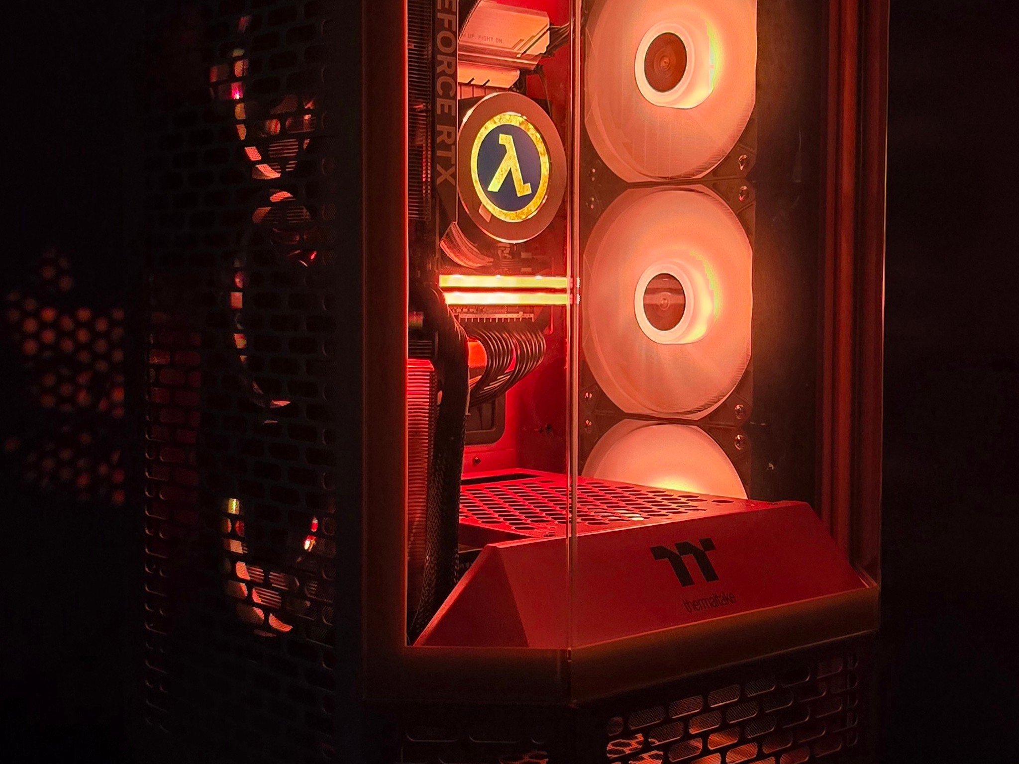 Custom Gaming PC "Helios" - Ryzen 7 5800X | 32GB CORSAIR RAM | RTX 4070 Ti 12GB