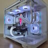❄️🏔️ Frost Tundra X | RX 9070 16GB | Ryzen 5 7600X | 32GB DDR5 | Curved Glass Edition 🤍❄️/D/