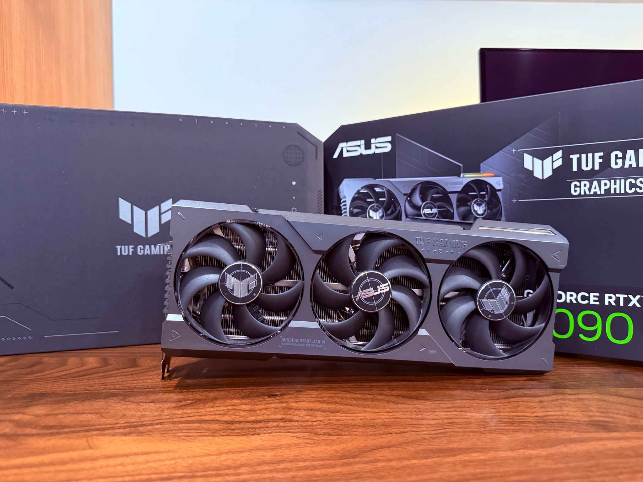 ASUS TUF Gaming GeForce RTX 4090 OC Edition 24GB GDDR6X with DLSS 3