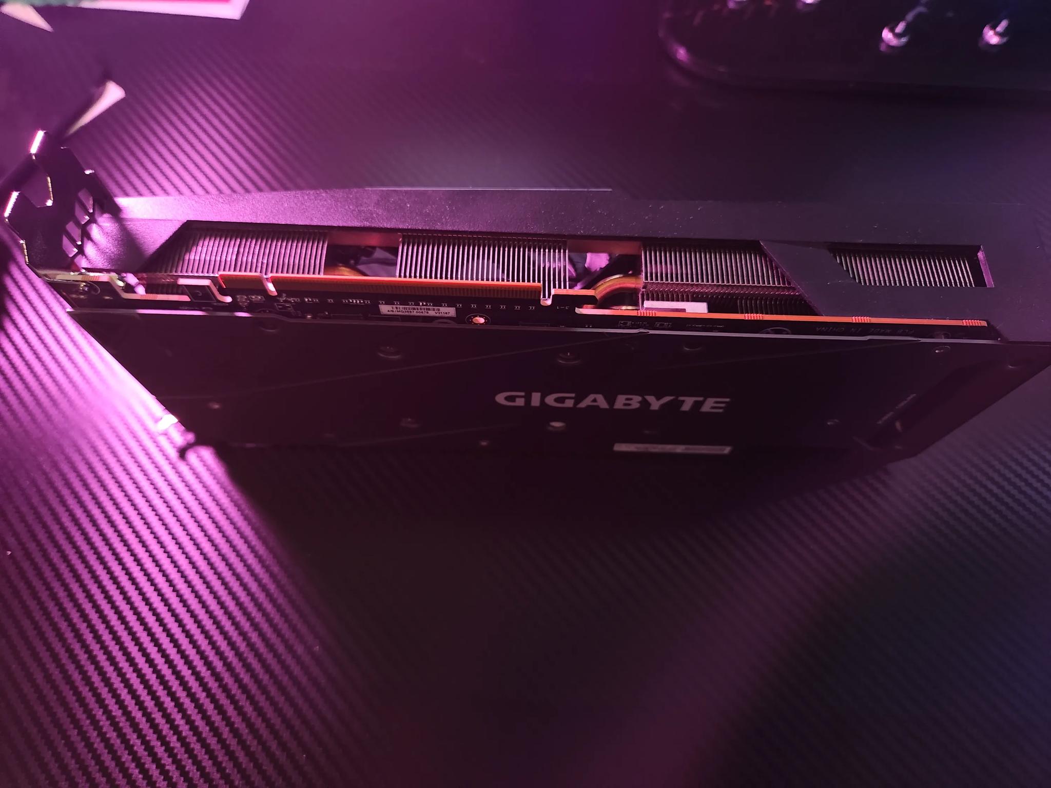 RX 6750 XT II Gigabyte Gaming OC (Original box included)