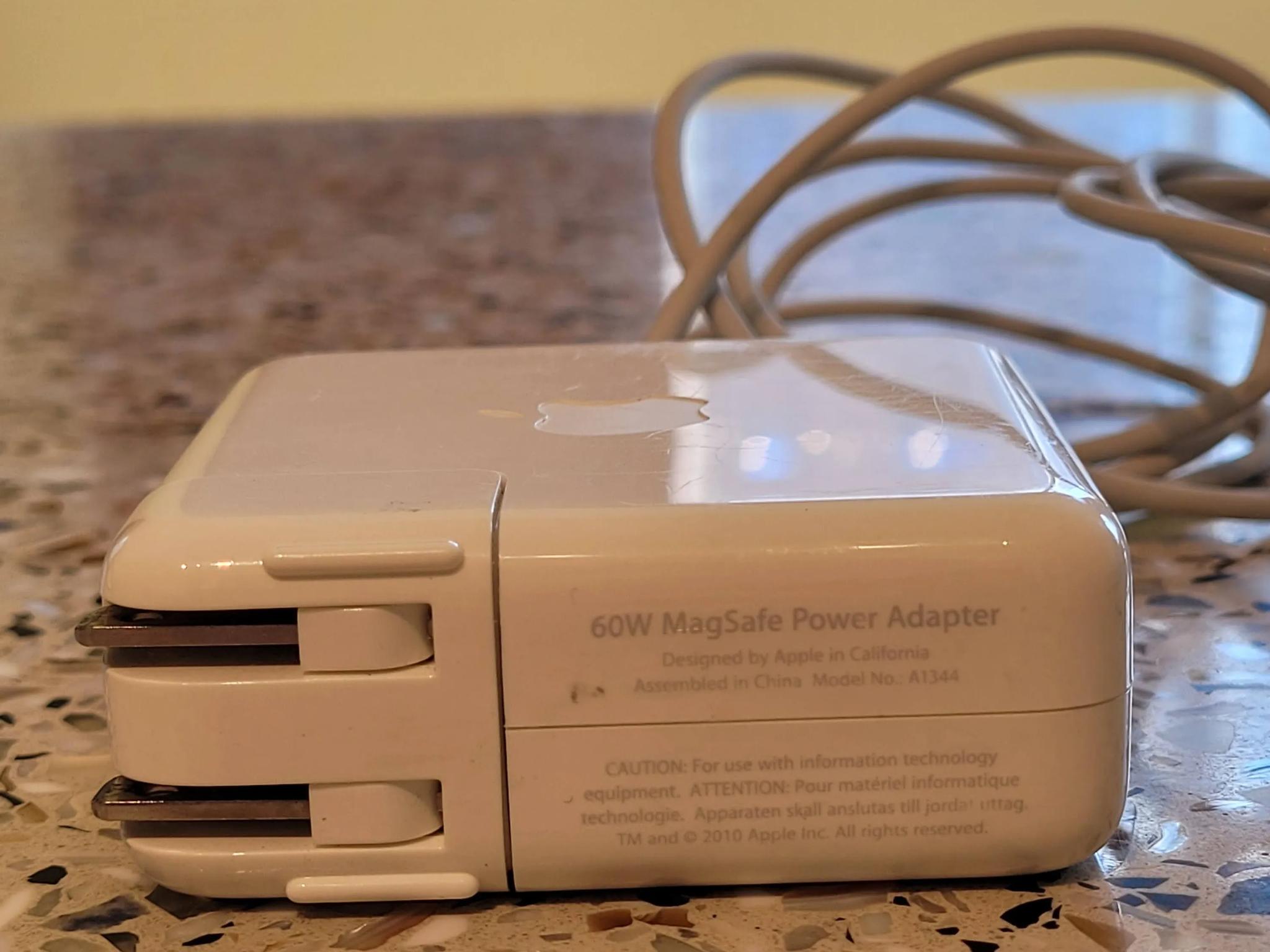 Early 2011 Unibody Macbook Pro Good Condition!