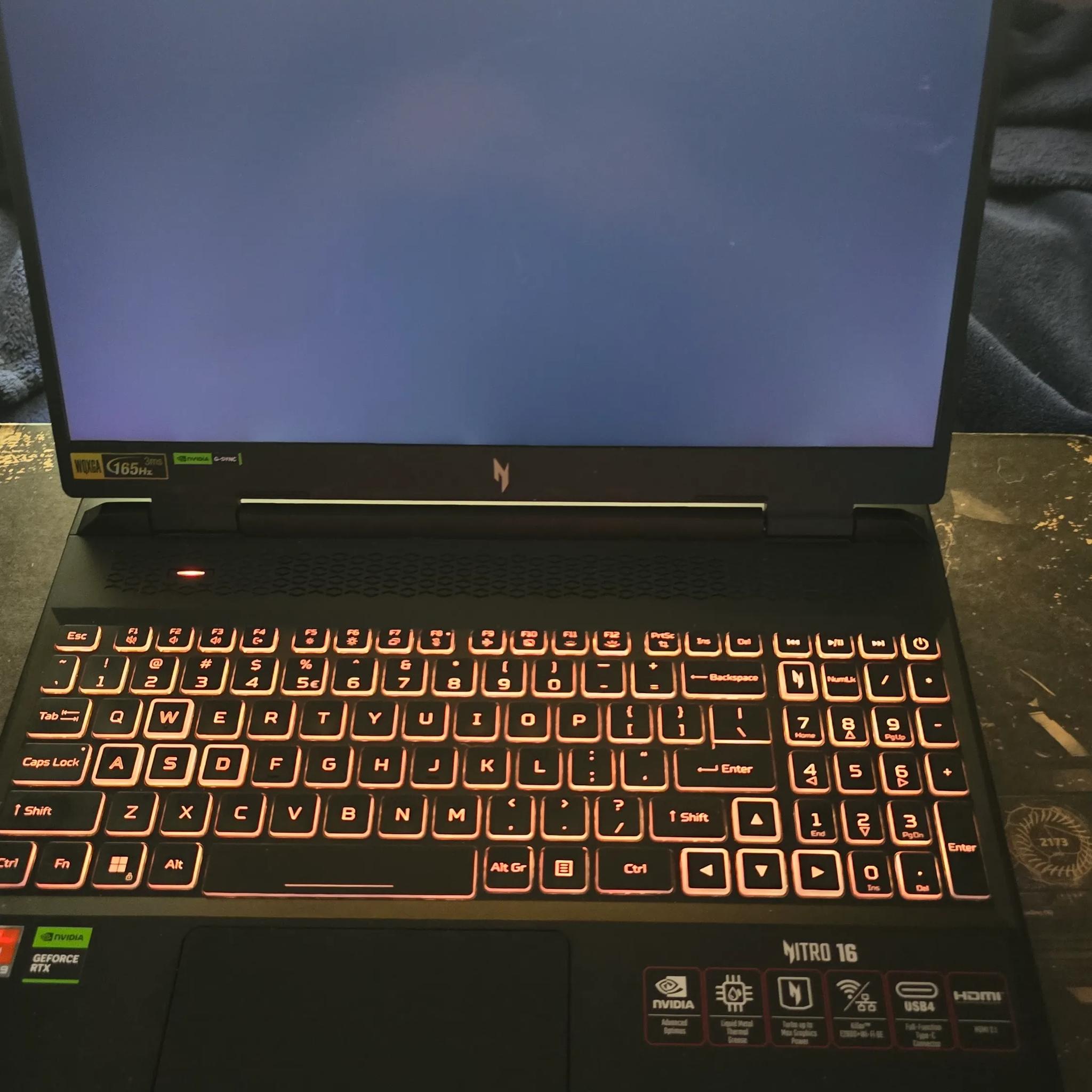 ACER NITRO 16 AMD RYZEN 9 7940HS, NVIDIA 4070 LAPTOP 8 GB RAM, SCREEN HAS SOME BAD PIXELS