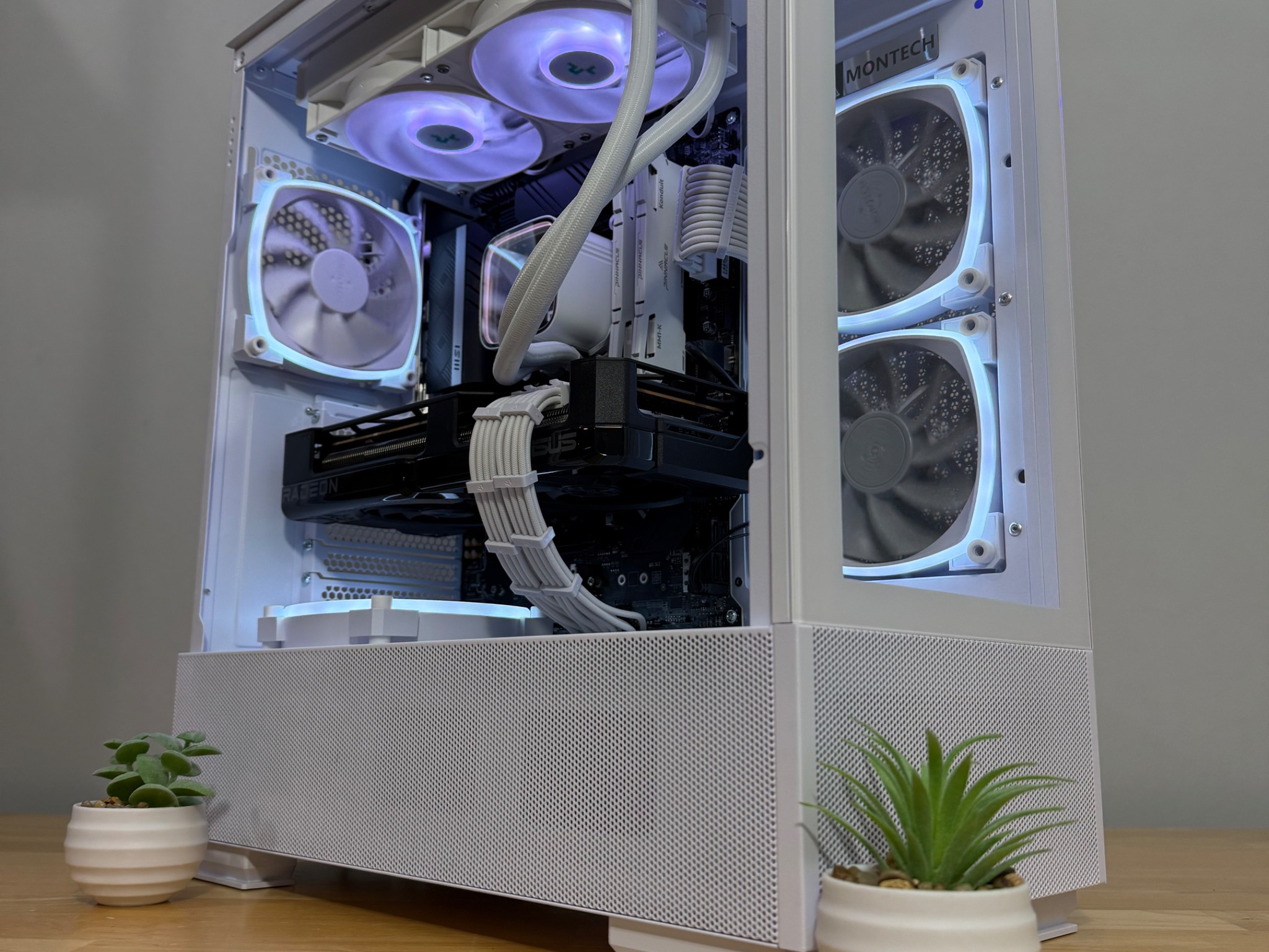 🧊ICE🧊-Liquid Cooled High-End Gaming PC-Rx 7800 xt-I5 12600KF-32GB Ram-1TB SSD