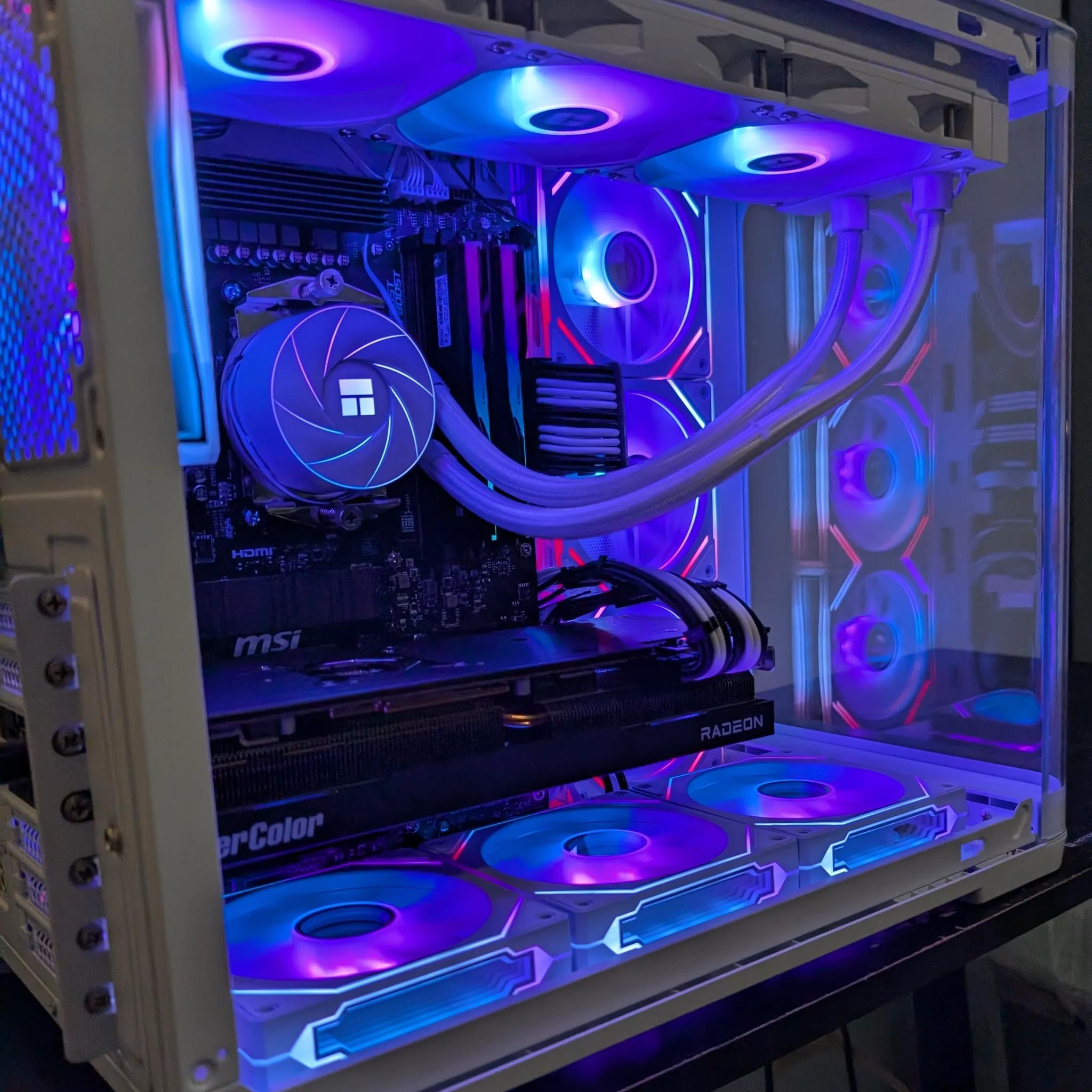 Ryzen 7 9700x | RX 7800 XT | 32 GB DDR5 6000 | 1 TB NVME | Liquid Cooled