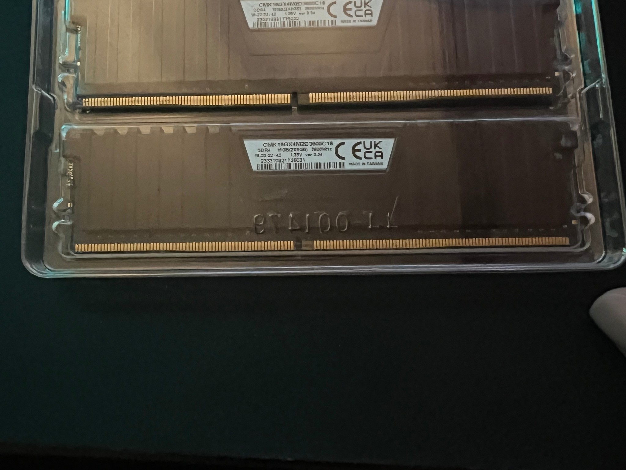 Corsair Vengeance LPX 16GB (2x8GB) DDR4 3600 (PC4-28800) C16 1.35V AMD & Intel optimized - Black