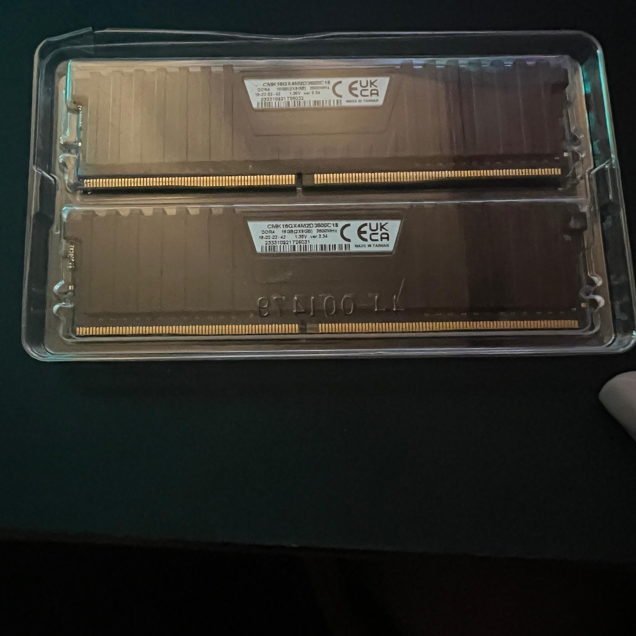Corsair Vengeance LPX 16GB (2x8GB) DDR4 3600 (PC4-28800) C16 1.35V AMD & Intel optimized - Black