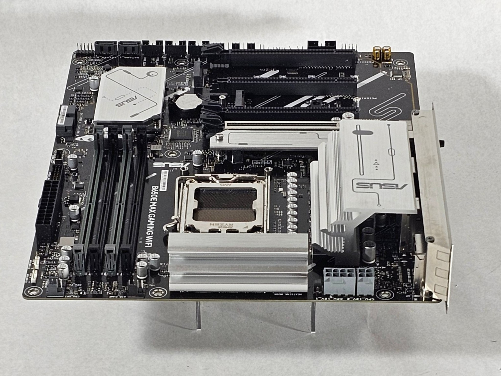 ASUS B650E Max Gaming WIFI AMD AM5 DDR5 ATX Motherboard