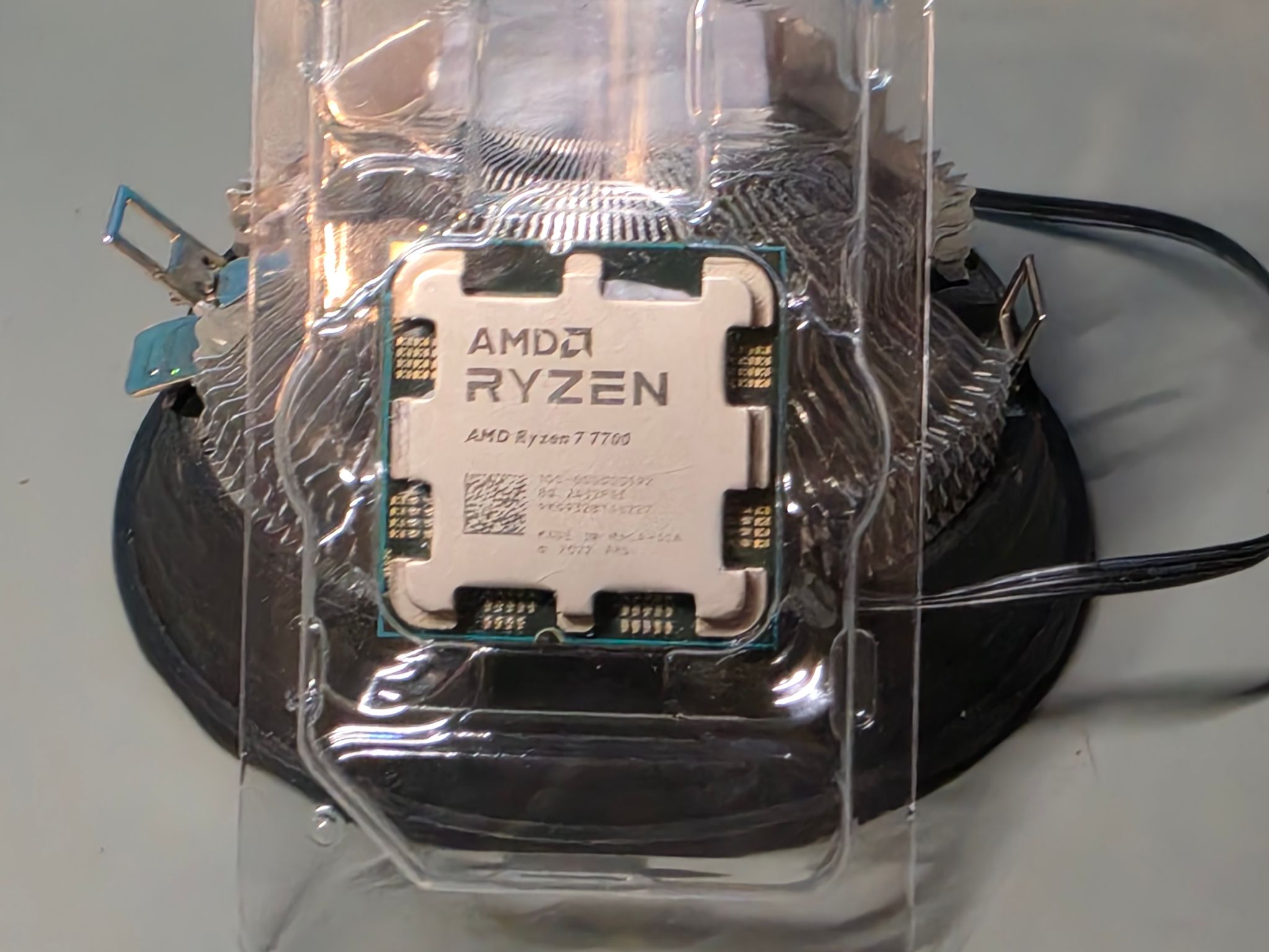 AMD Ryzen 7 7700