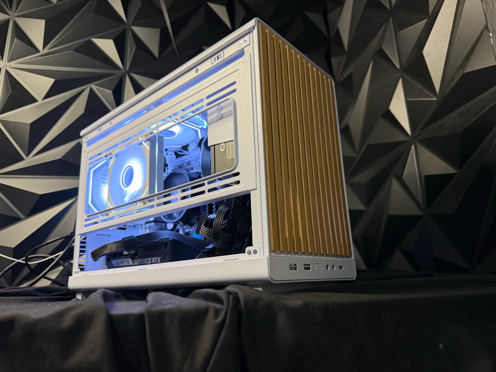 🤍🌲 WHITE WOOD 5560 🌲🤍Ryzen 5 5500| RTX 5060| 16 GB DDR4| 1.25 TB NVMe| 650W PSU