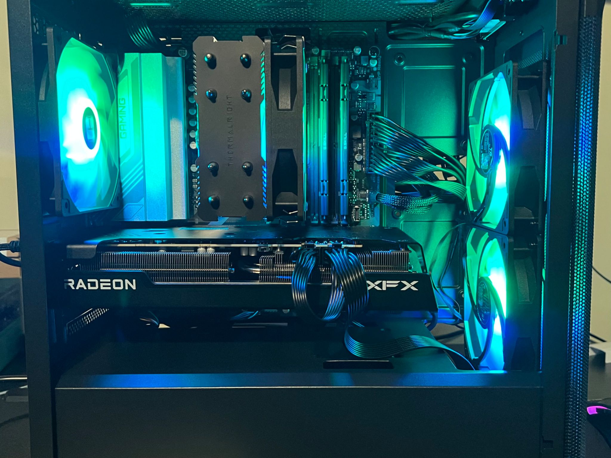 Team Red 2.0 Ryzen 5 7600x/1.5 TB SSD/32GB DDR5/RX 7600 XT/ARGB fans. ALL NEW parts!