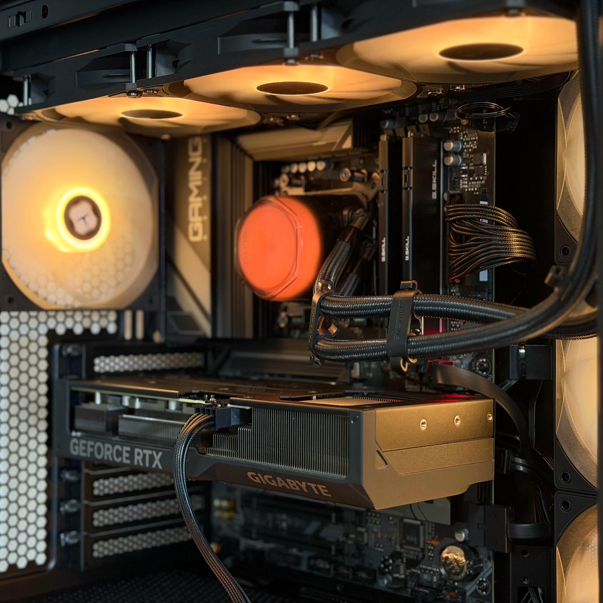RTX 4070 | Ryzen 5 7600X | 32GB DDR5-6000 | B650 | 2TB SSD | 750W PSU
