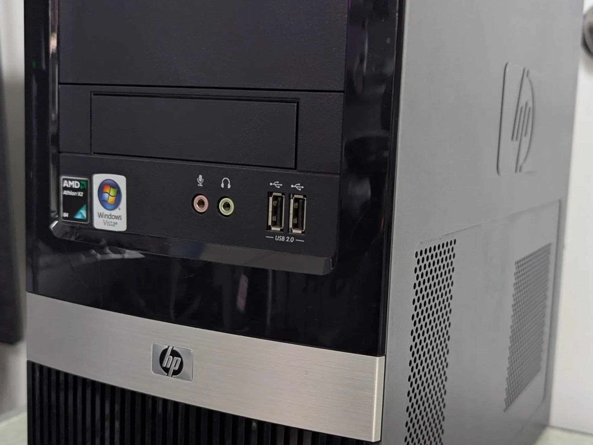 Sleeper | Ryzen 7 3700X | 16GB RAM | 1TB NVMe | RTX 3060 12GB GPU | WiFi+BT | Streaming/Gaming PC