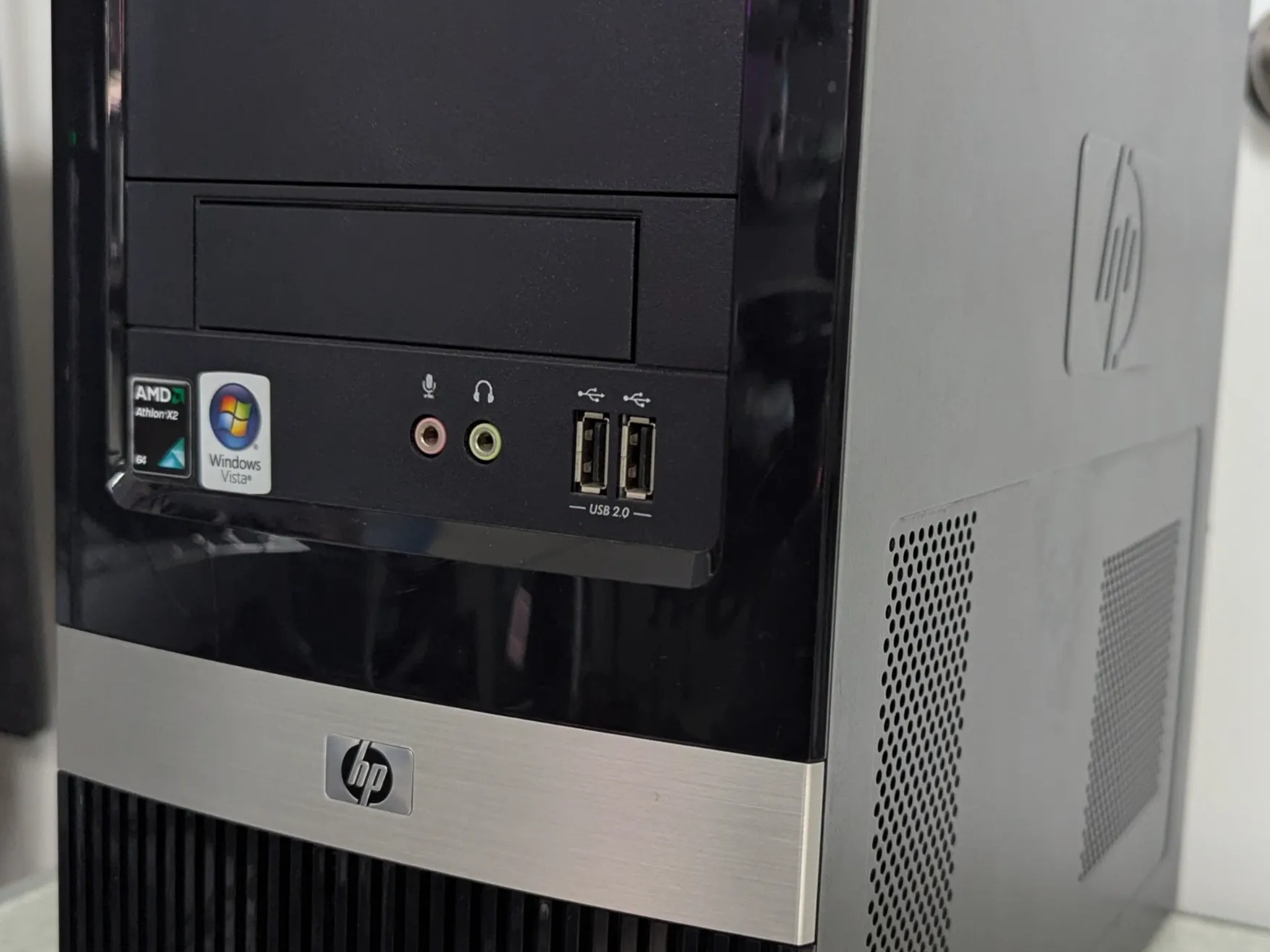 Sleeper | Ryzen 7 3700X | 16GB RAM | 1TB NVMe | RTX 3060 12GB GPU | WiFi+BT | Streaming/Gaming PC