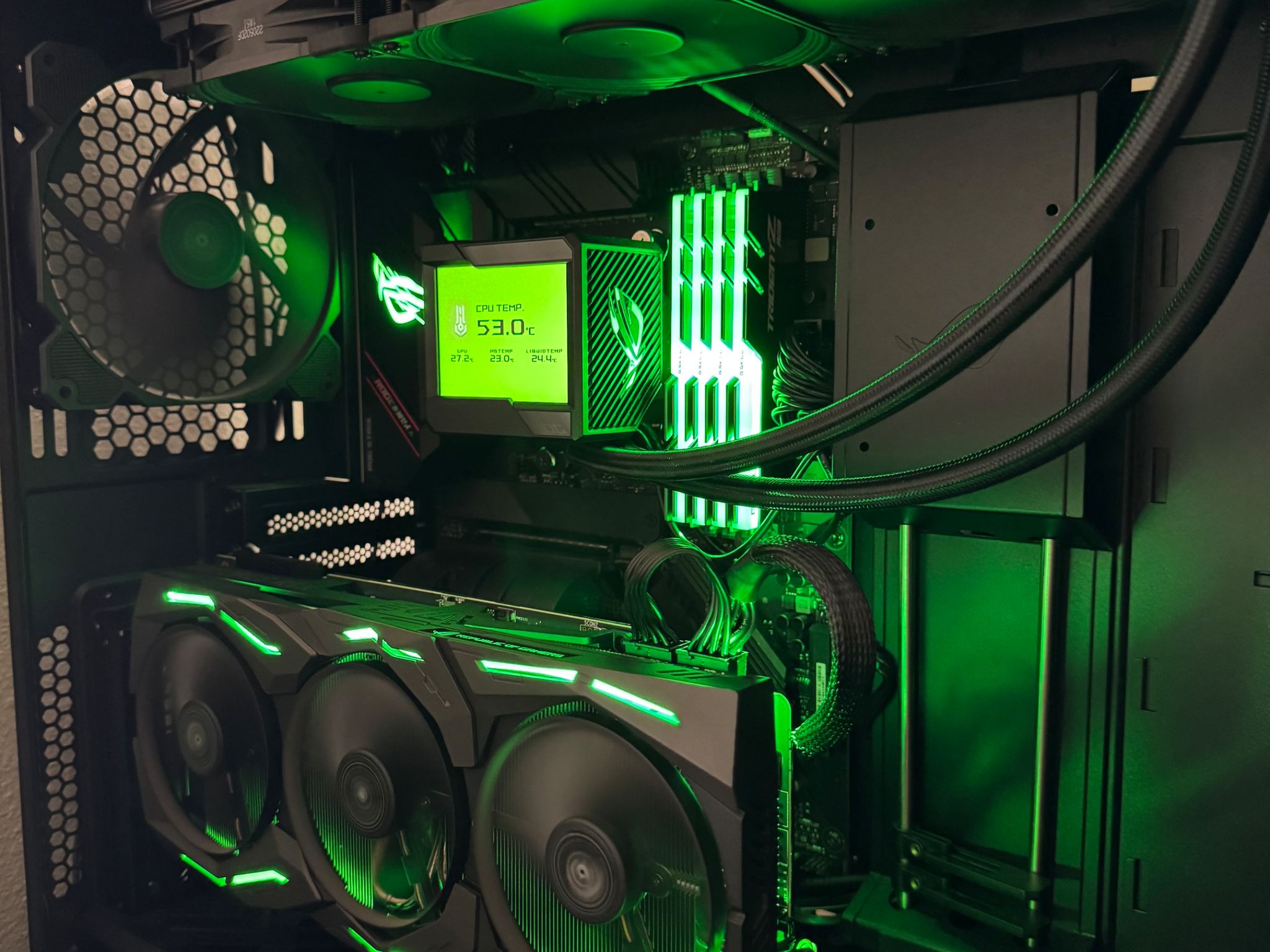ASUS ROG STRIX THEME - AMD Ryzen 5800x3D with Strix 2080 Ti, 32GB Ram 4Tb storage