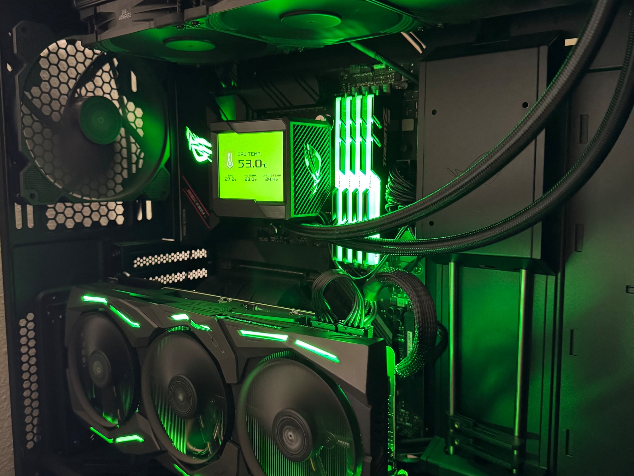 ASUS ROG STRIX THEME - AMD Ryzen 5800x3D with Strix 2080 Ti, 32GB Ram 4Tb storage