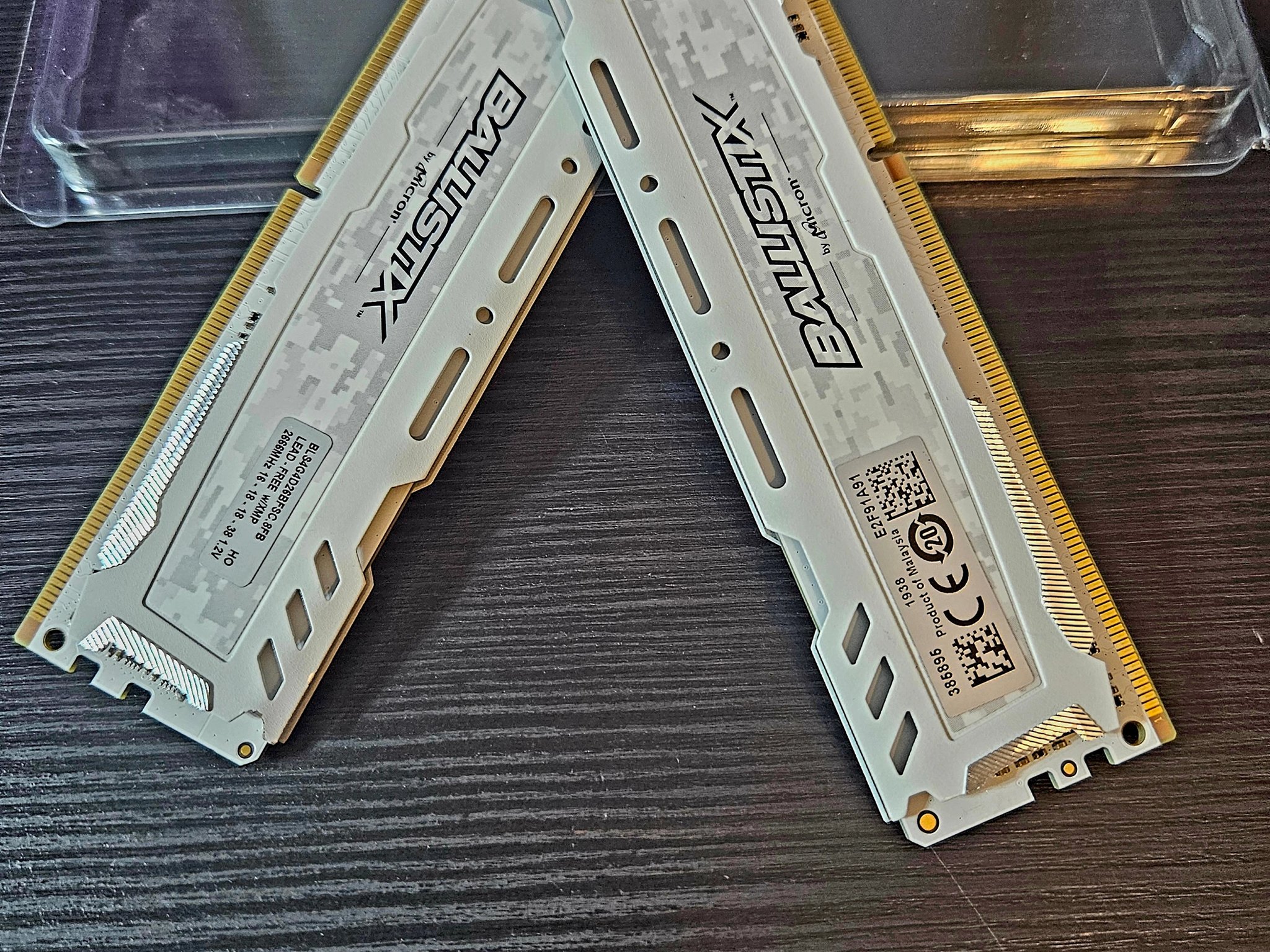 Crucial Ballistix Sport 8GB Kit 2x 4GB DDR4 RAM 2400 MH