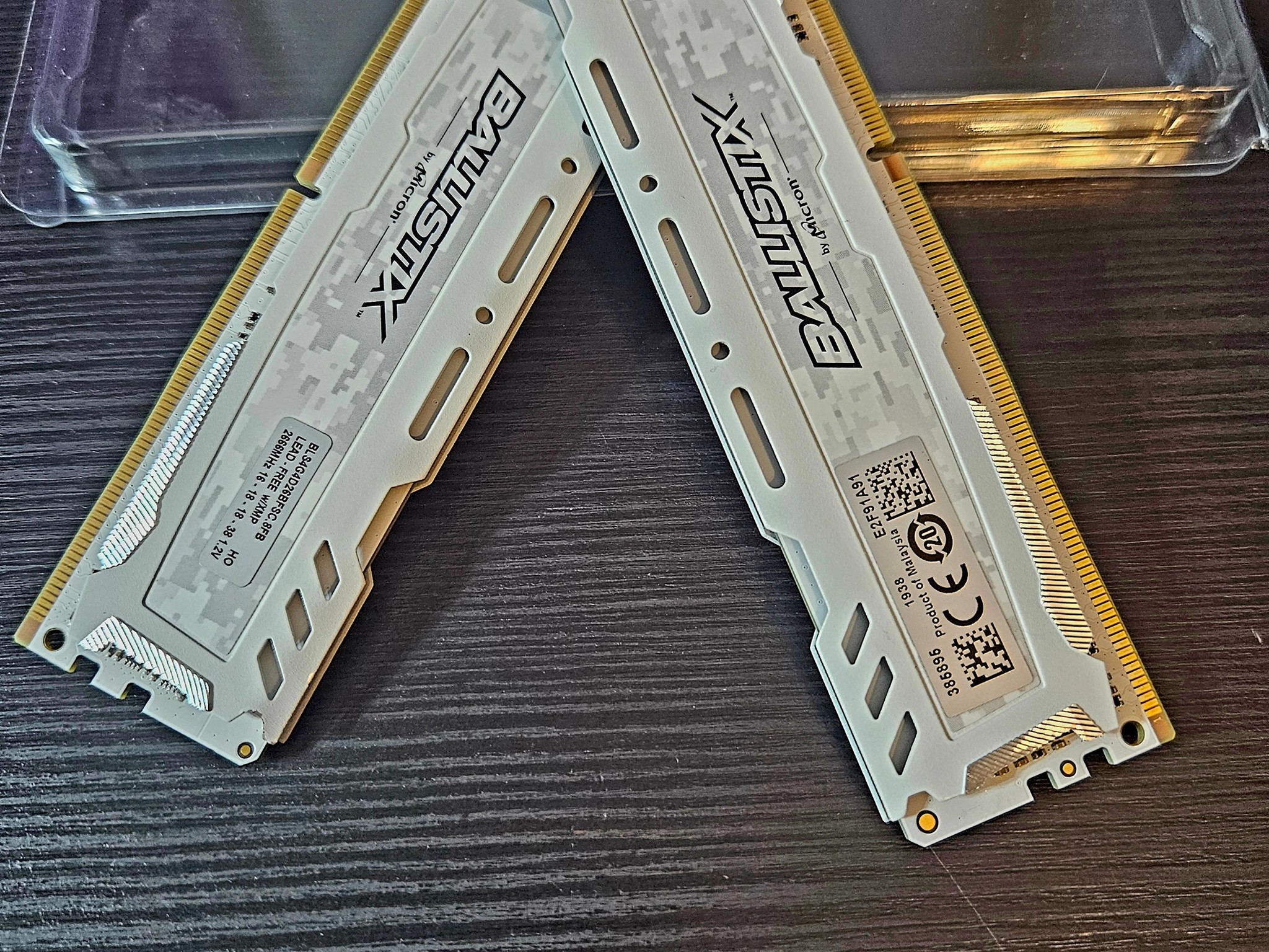 Crucial Ballistix Sport 8GB Kit 2x 4GB DDR4 RAM 2400 MH
