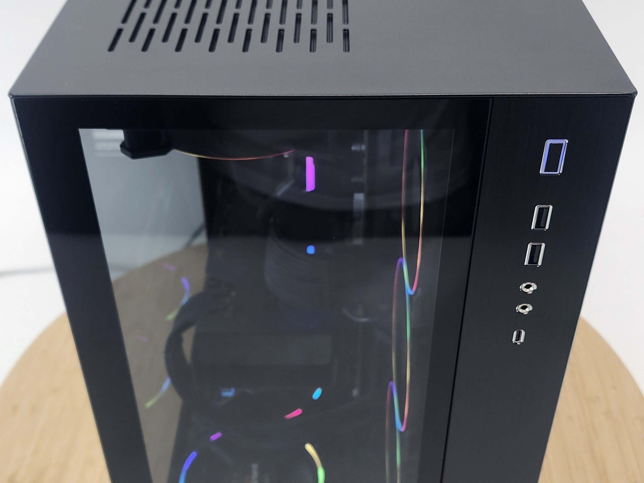 Gaming PC Ryzen 7 7800X3D 32GB RAM 1TB SSD RX 7800 XT 16GB Windows 11 PC