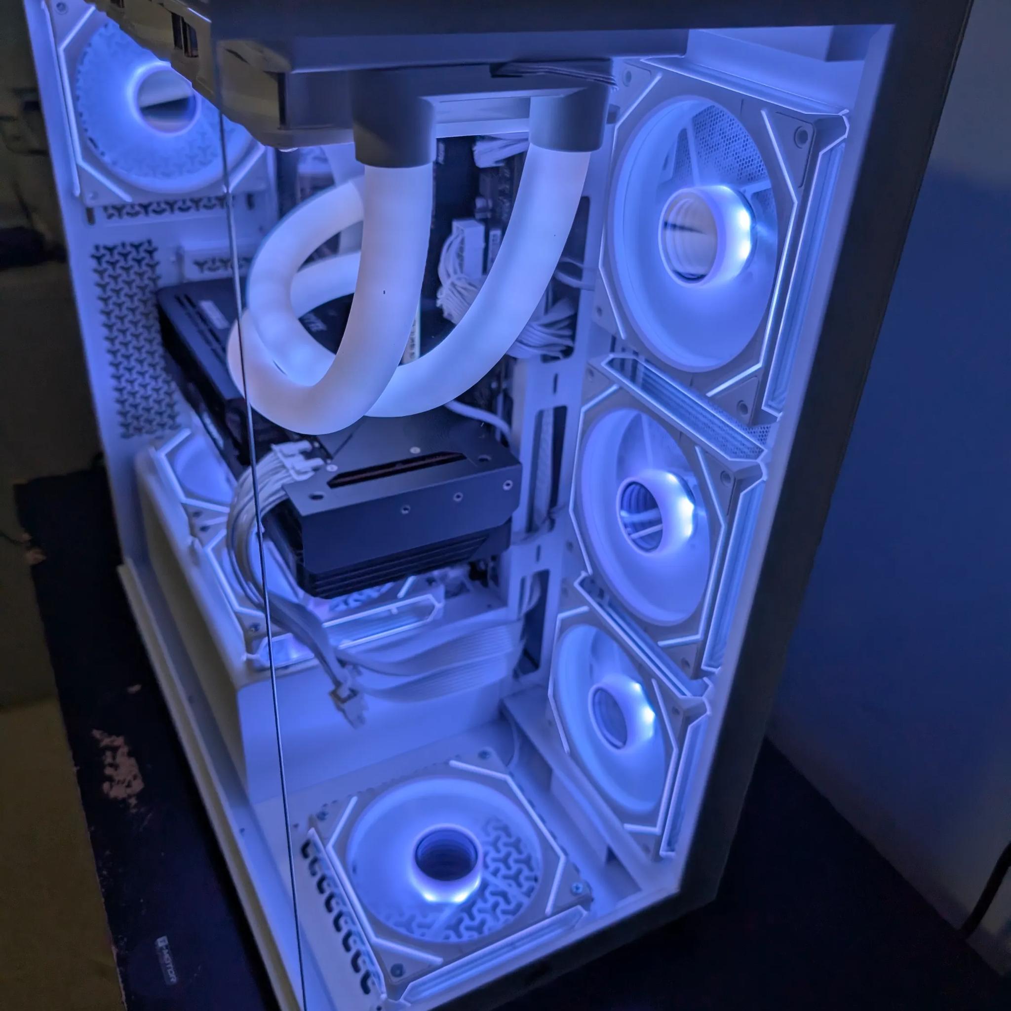 Ultimate Gamer PC - Ryzen 7 5800x3d | RX 7900 GRE | 32 GB DDR 4 4000 RGB | 1 TB NVME