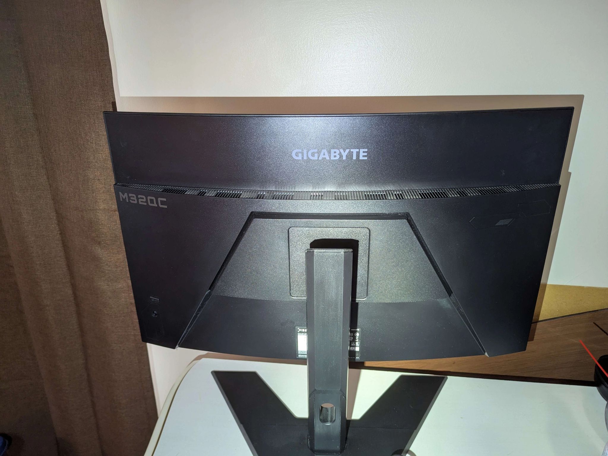 Gigabyte M32QC 32in 1440p 165hz 170hz oc 1ms 1500R curved