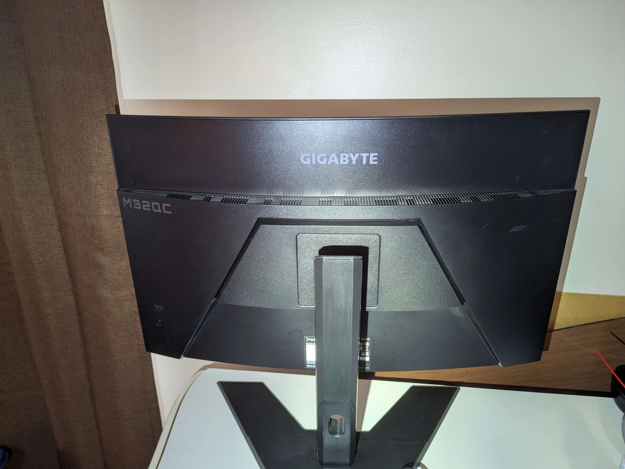 Gigabyte M32QC 32in 1440p 165hz 170hz oc 1ms 1500R curved