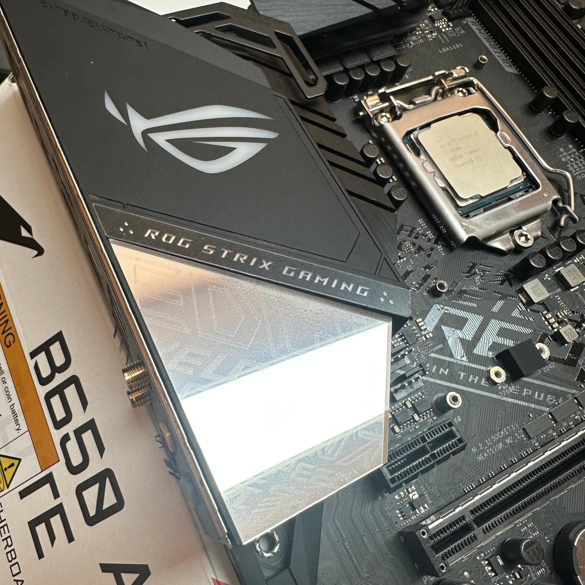 Intel core i7 8700 • ROG Strix Z390-E Gaming Motherboard