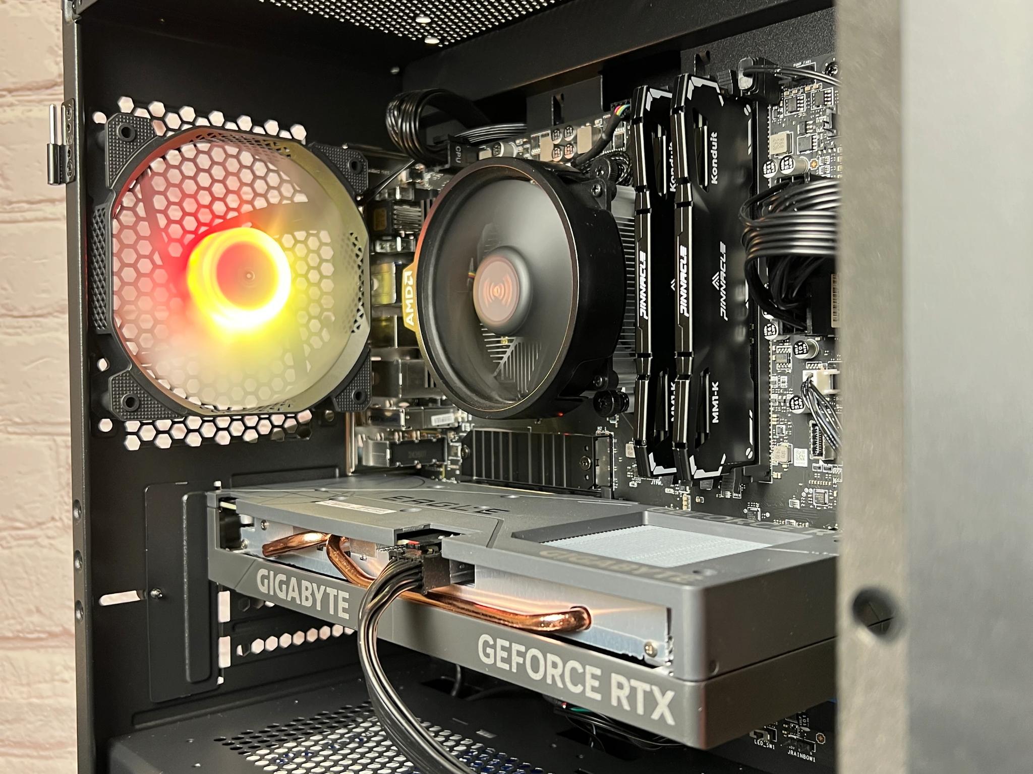 RTX 4060 Ryzen 5 5600 32GB RAM 1TB M.2 Gaming PC