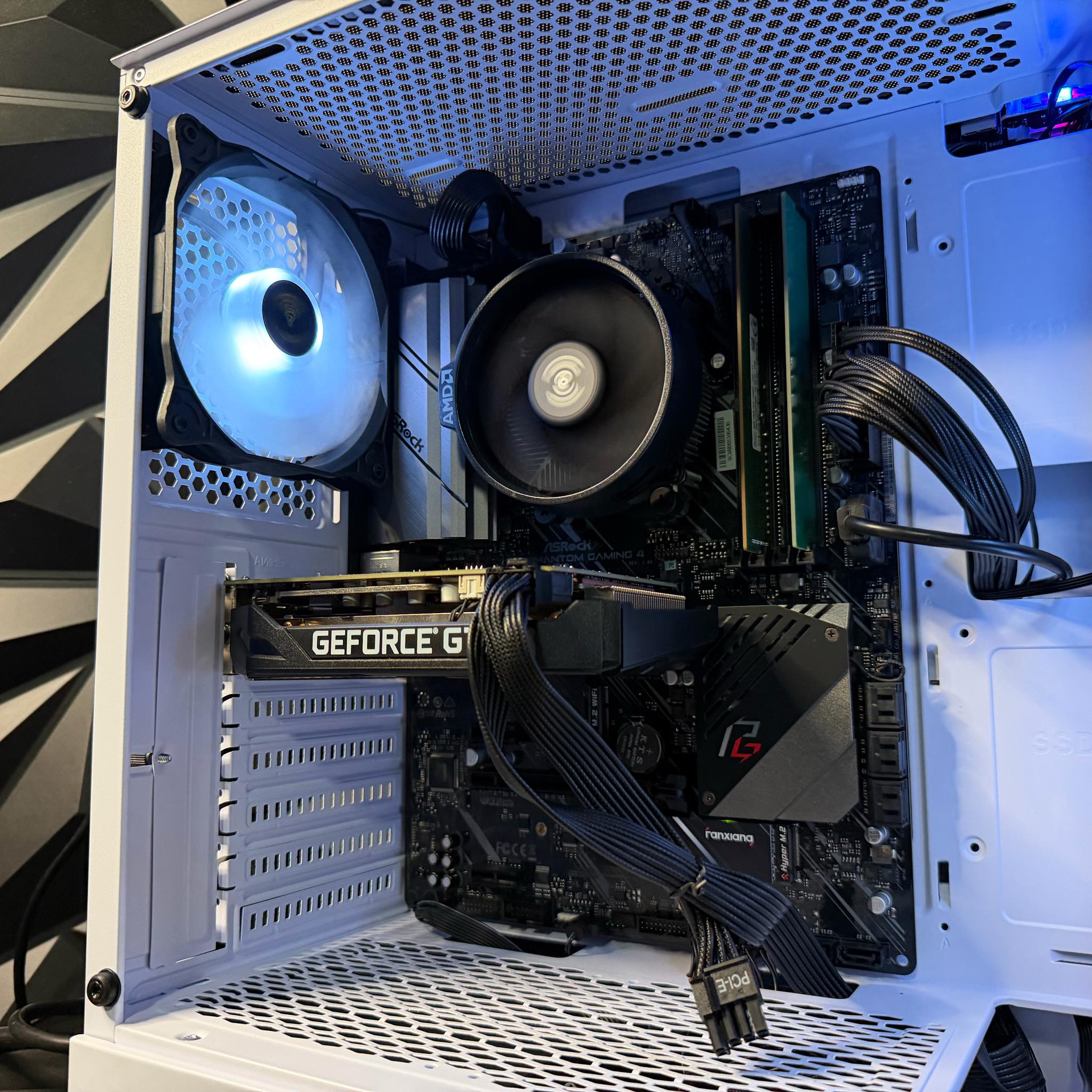 💸🎮 THE BUDGET BOOMER 🎮💸Ryzen 5 3600| GTX 1660 Super| 16 GB DDR4| 750 GB NVMe| 650W PSU