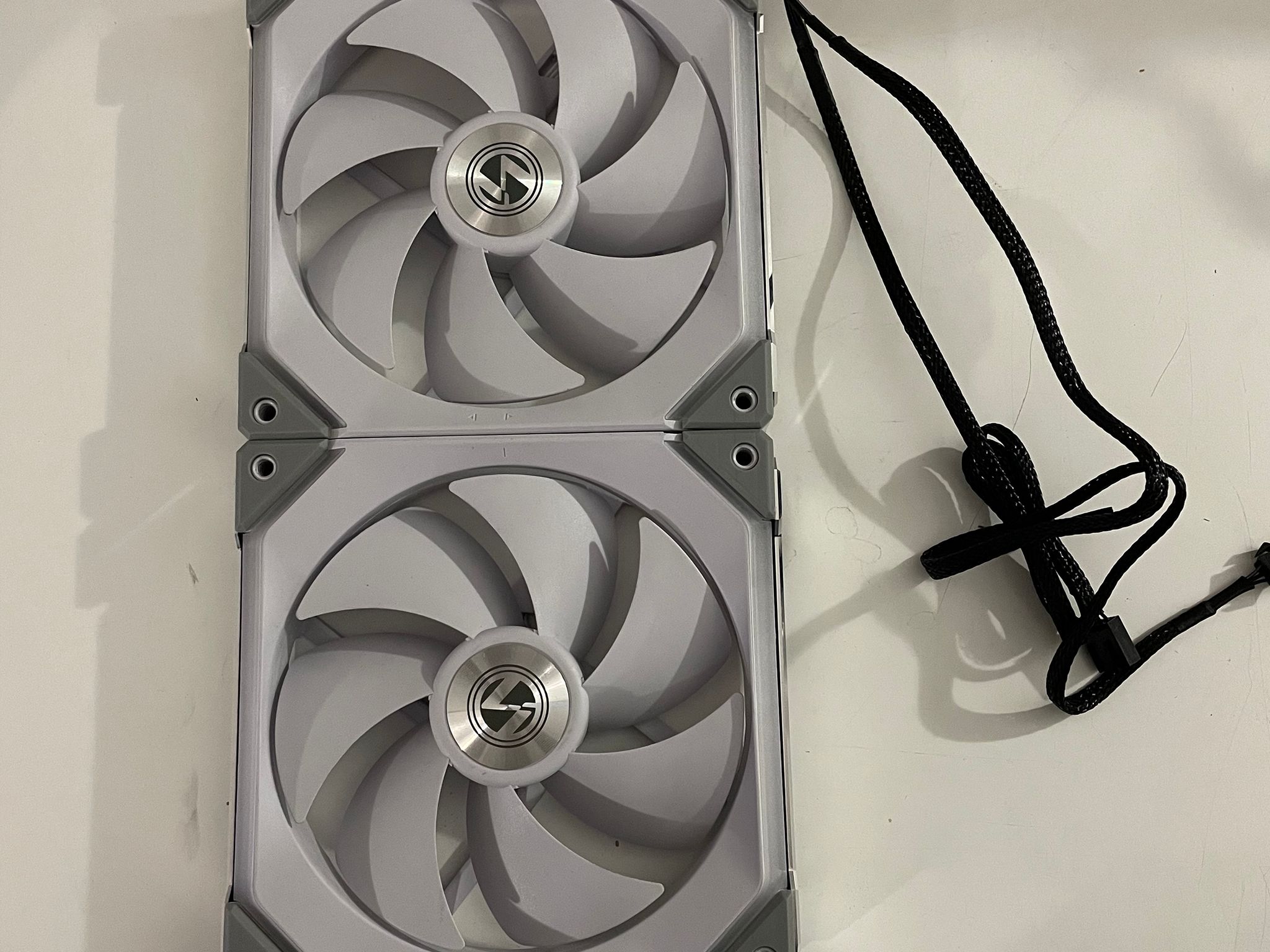 White Lian Li SL 140mm RGB Fans 