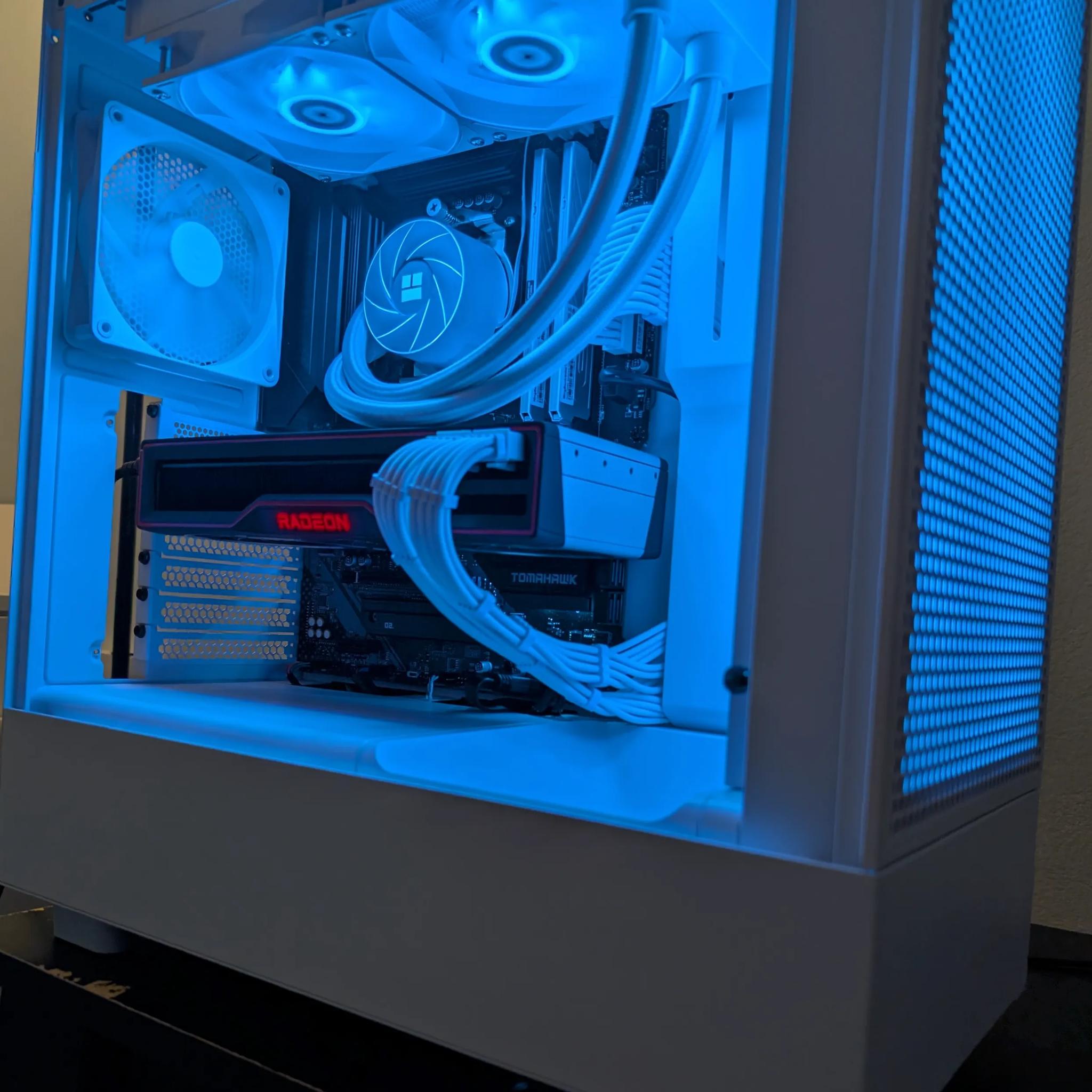 PC - RX 6800xt | Ryzen 7 5800xt | 32 GB DDR4 3600 | 1 TB NVME | Liquid Cooled